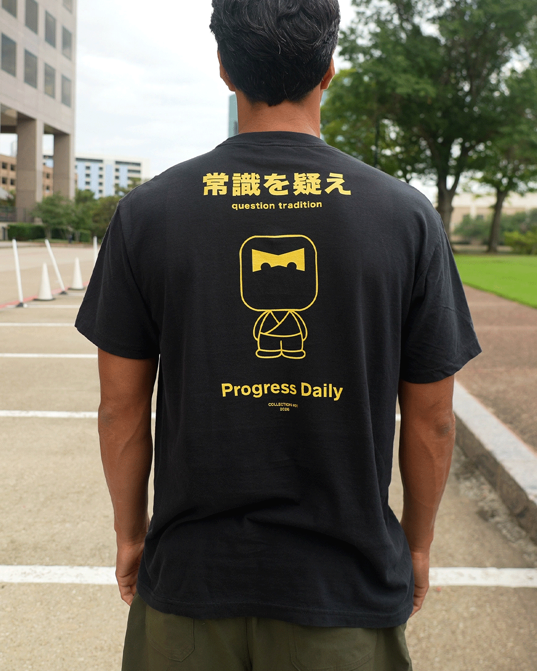 Untitled-1_0004_black-shirt-back.png