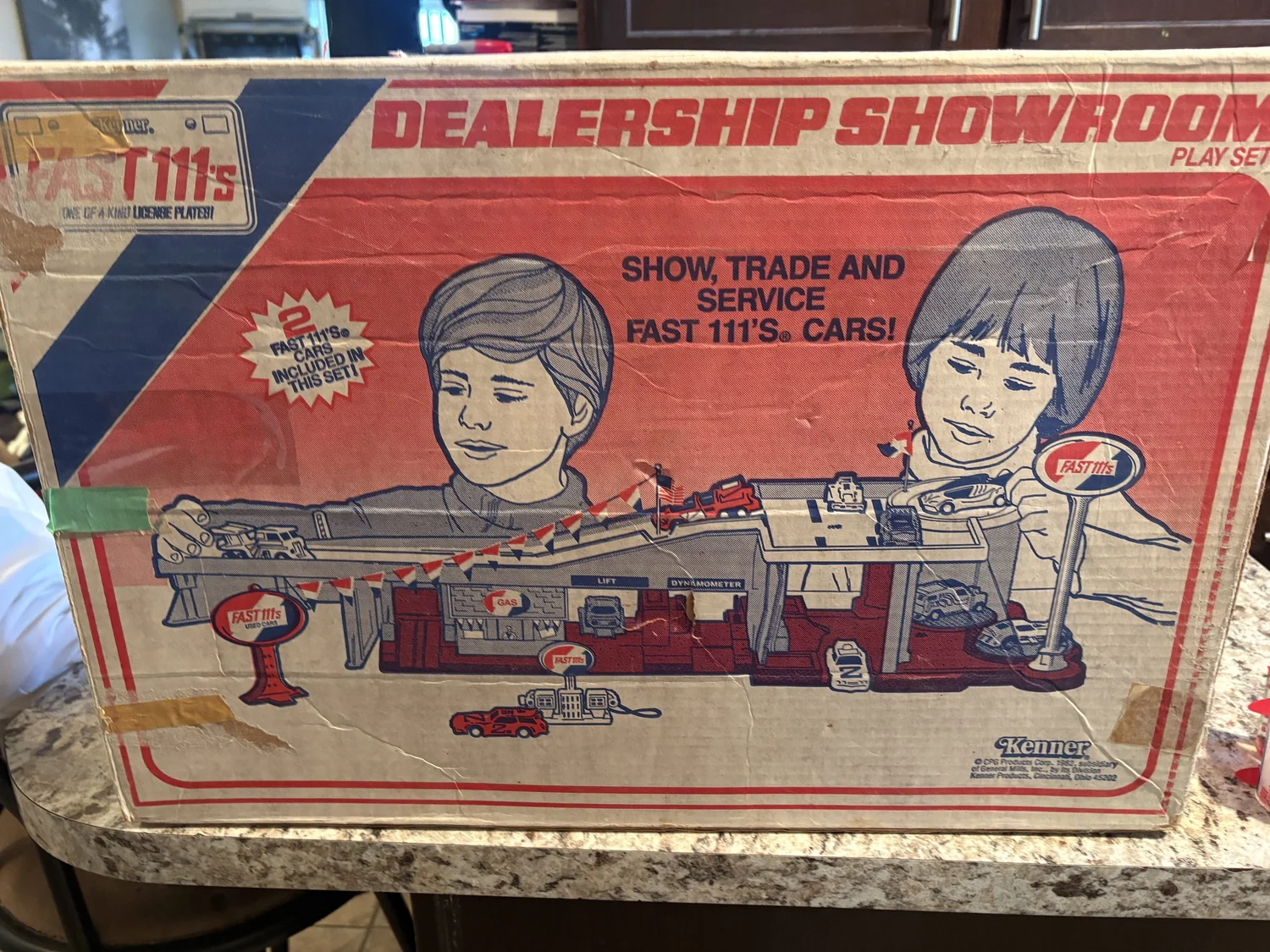 Vintage Kenner Fast 111's Dealership Showroom Playset with 2 Cars