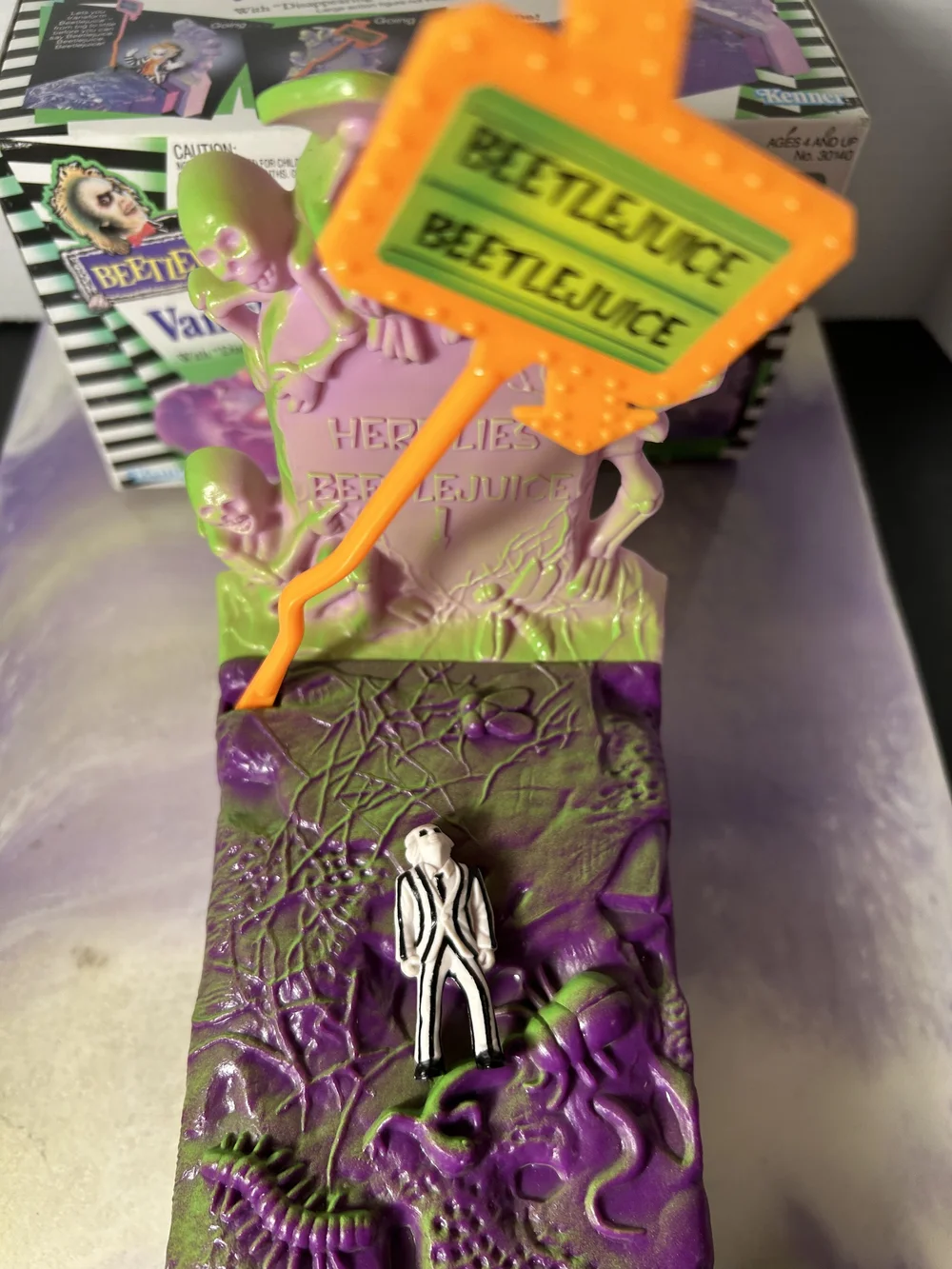 1990 Kenner Beetlejuice Vanishing Vault Playset Box Opened - LIKE
