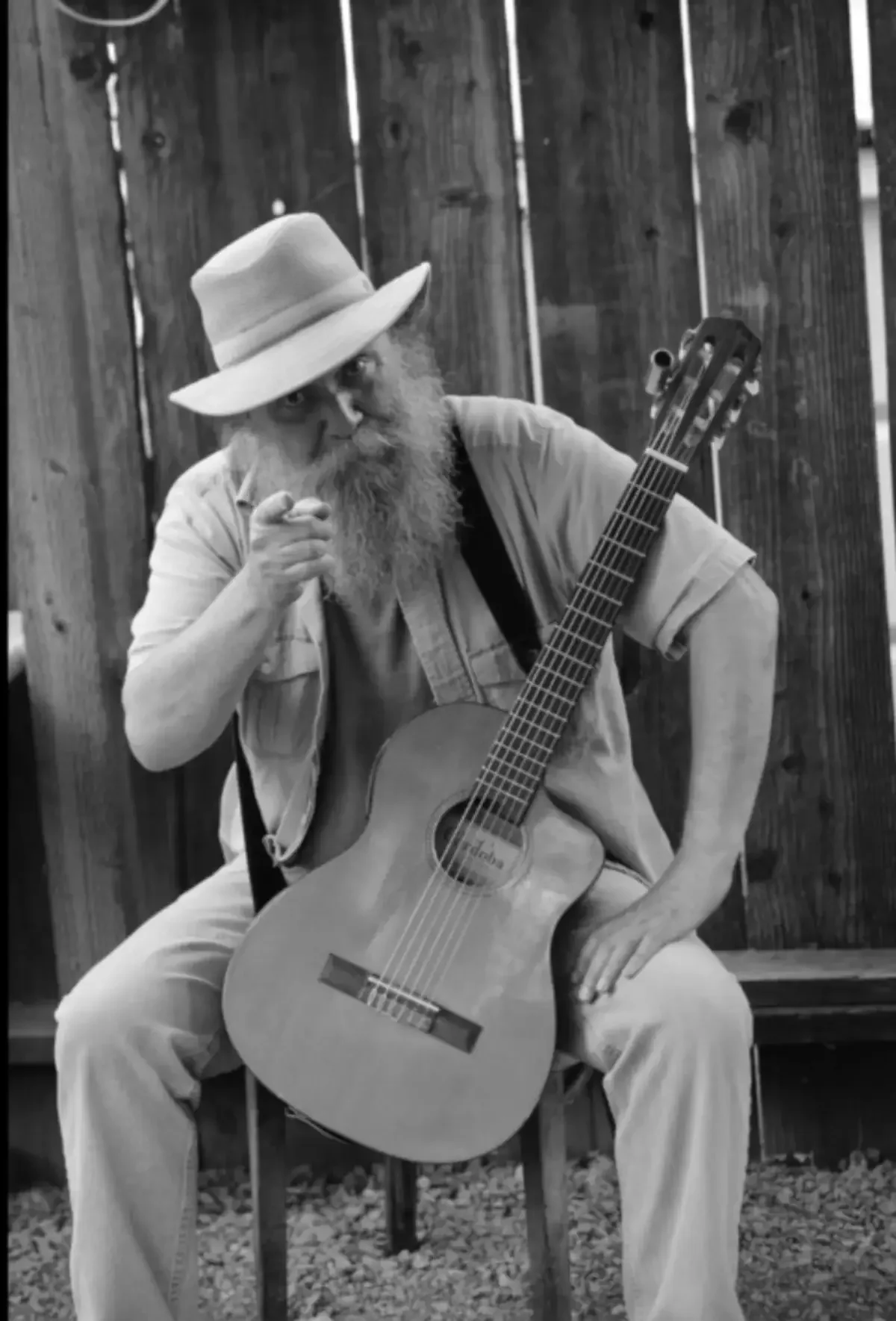 PINT NIGHT &amp; LIVE MUSIC: OTIS SCARECROE