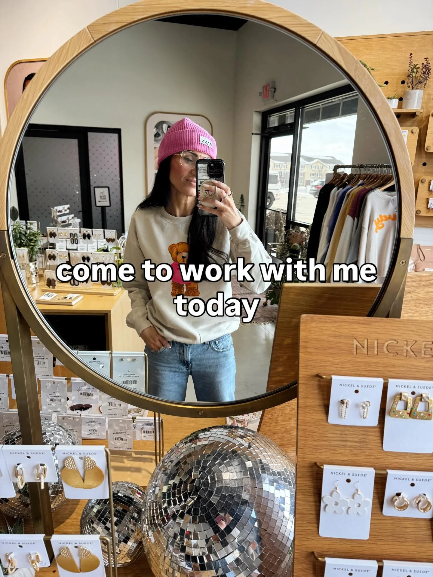 Friday recap- pink accessories, party planning, and 20% off sitewide @nickelandsuede. #smallbusinessowner #momlife