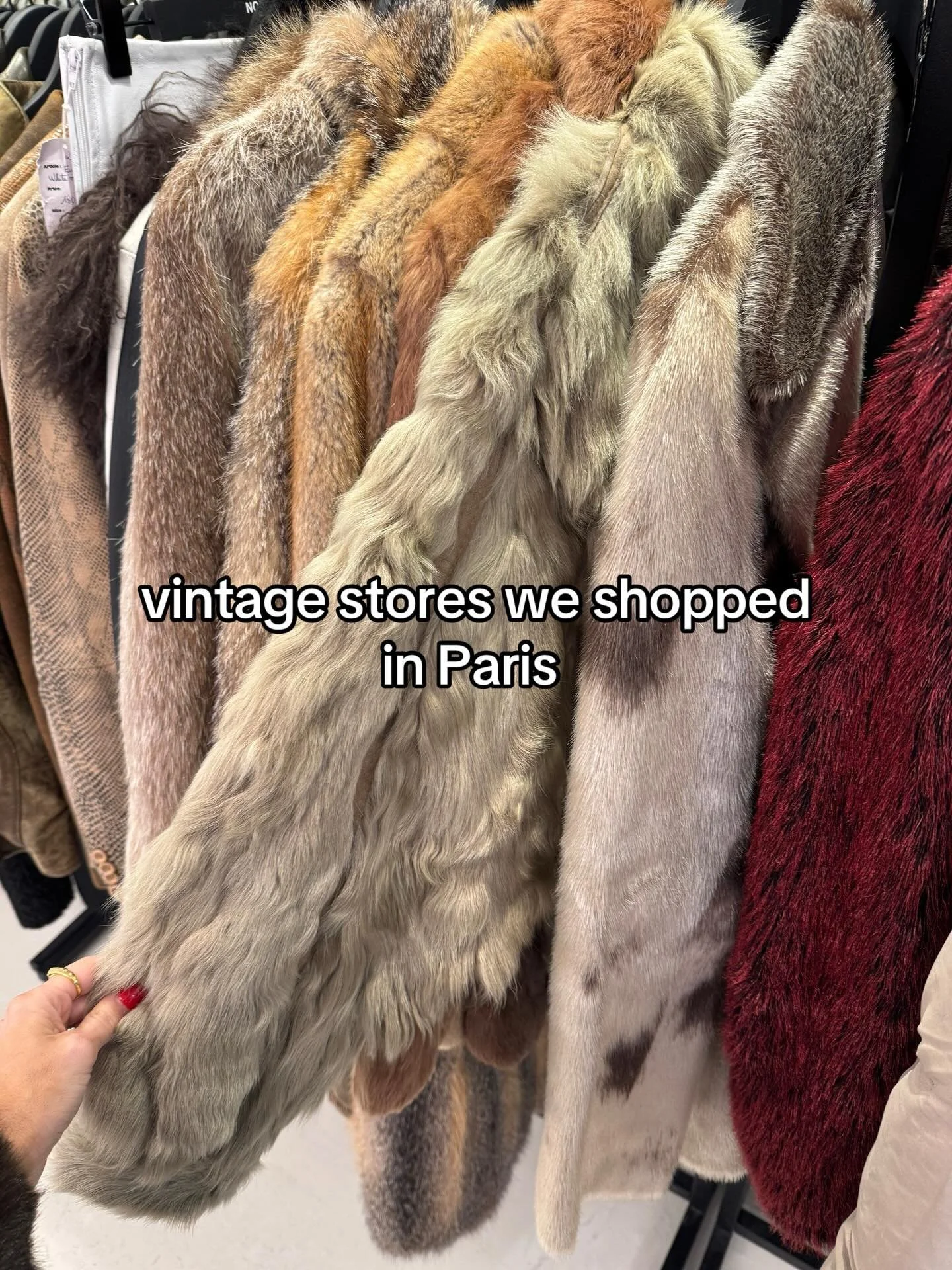 New to vintage shopping in Paris? these stores were easy to find and in such nice areas. #parisvintage #parisshopping