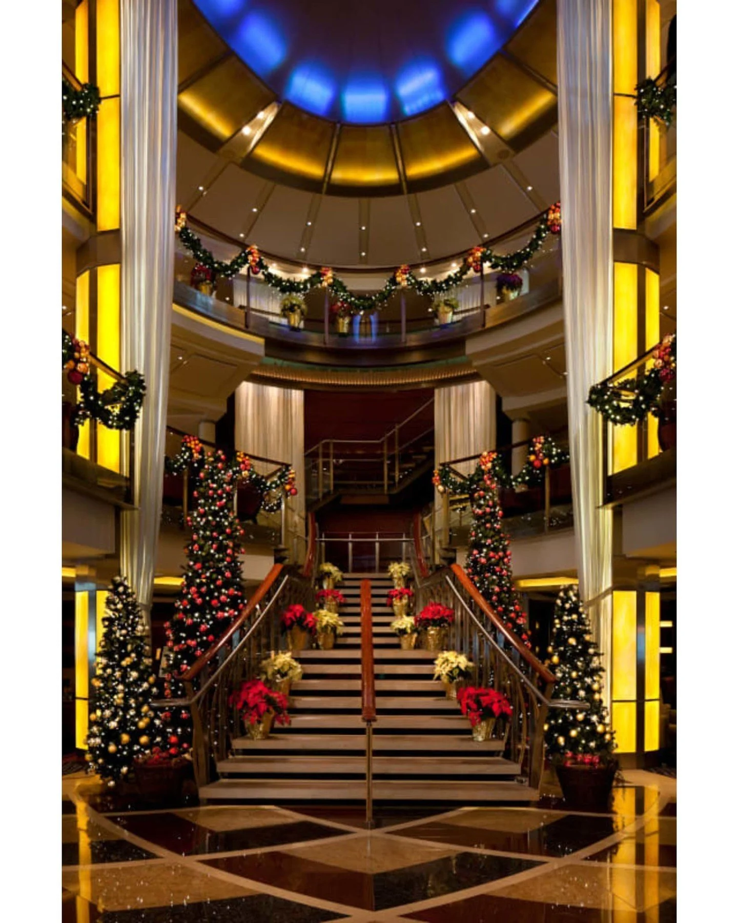 🎄✨ Set sail this holiday season with Celebrity Cruises and make it unforgettable! Vote with an emoji: 🎅🏽 for a festive cruise or 🌴 for a tropical escape! I&rsquo;m here to help plan your perfect holiday getaway!