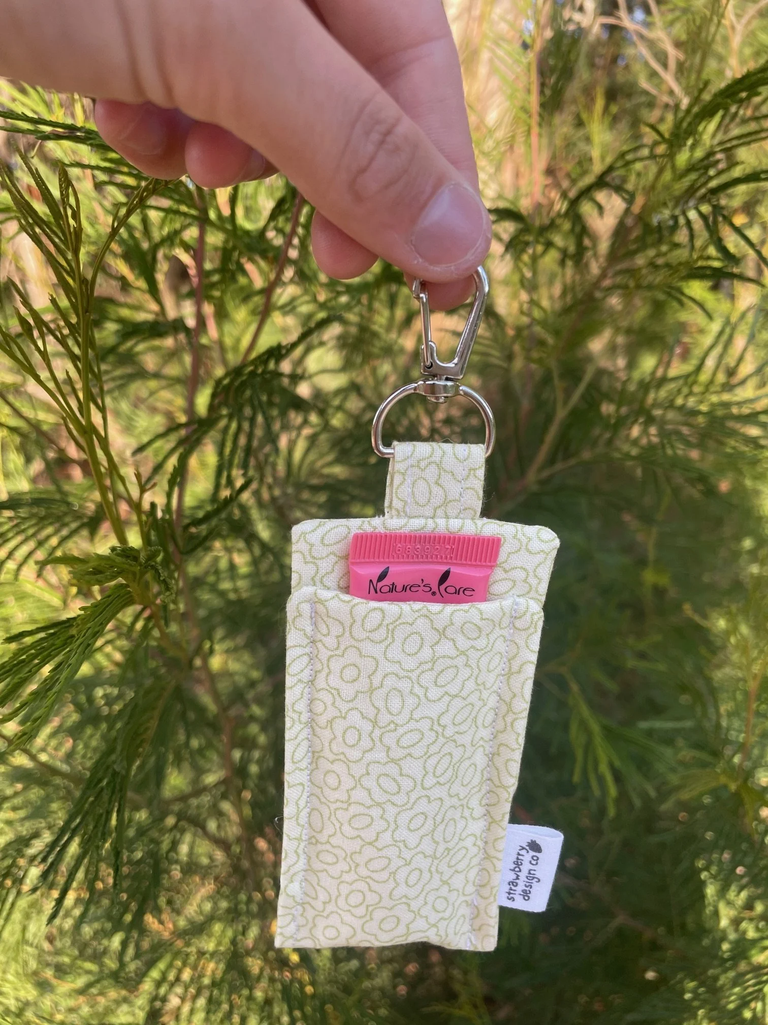 Green Squiggle Lipgloss Holder 4.jpeg