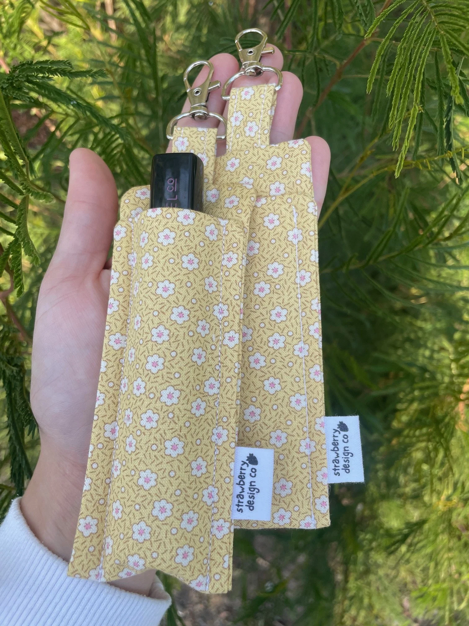 Yellow Daisy Lipgloss Holder 2.jpeg