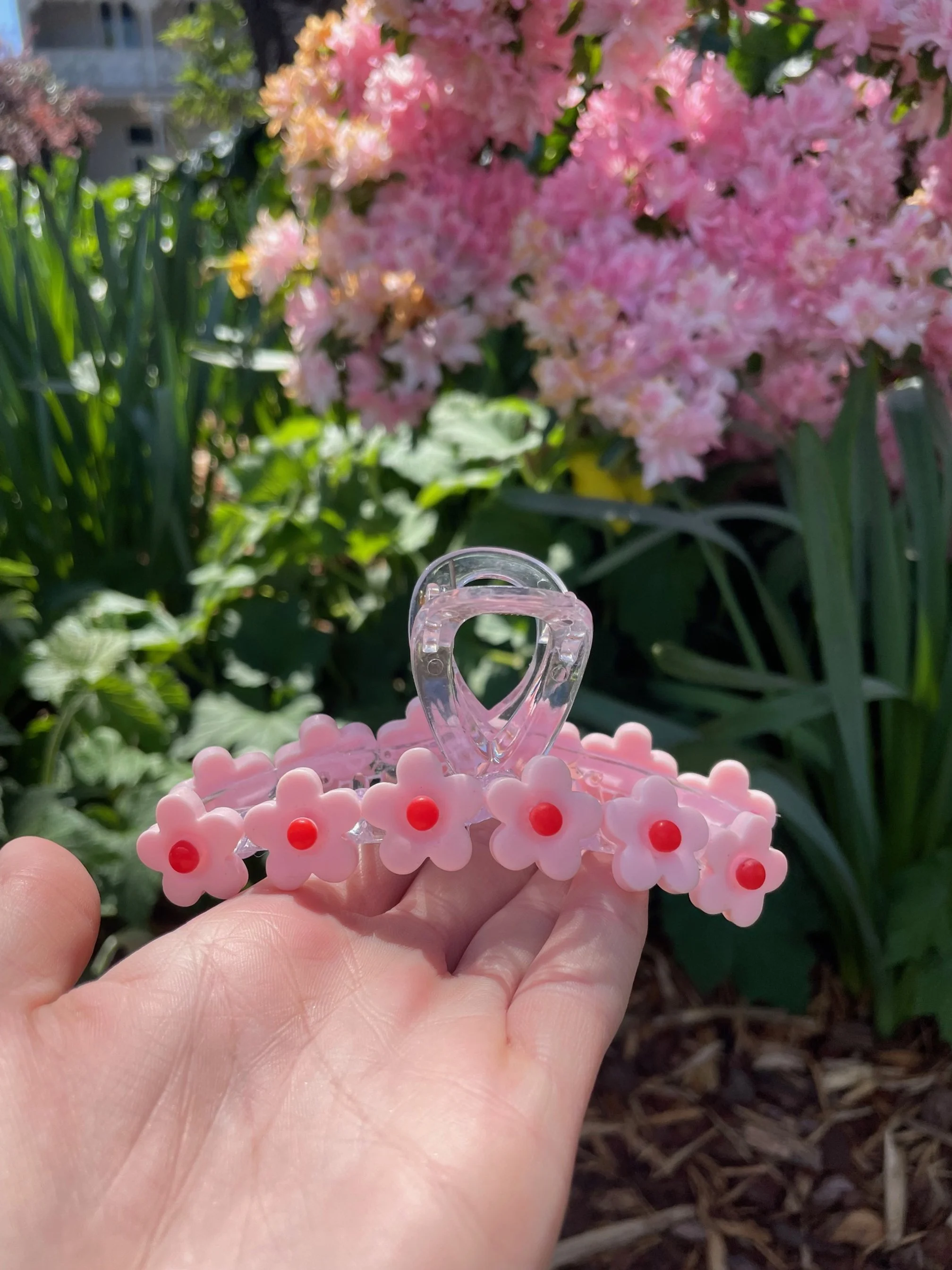 pink daisy claw 4.jpg