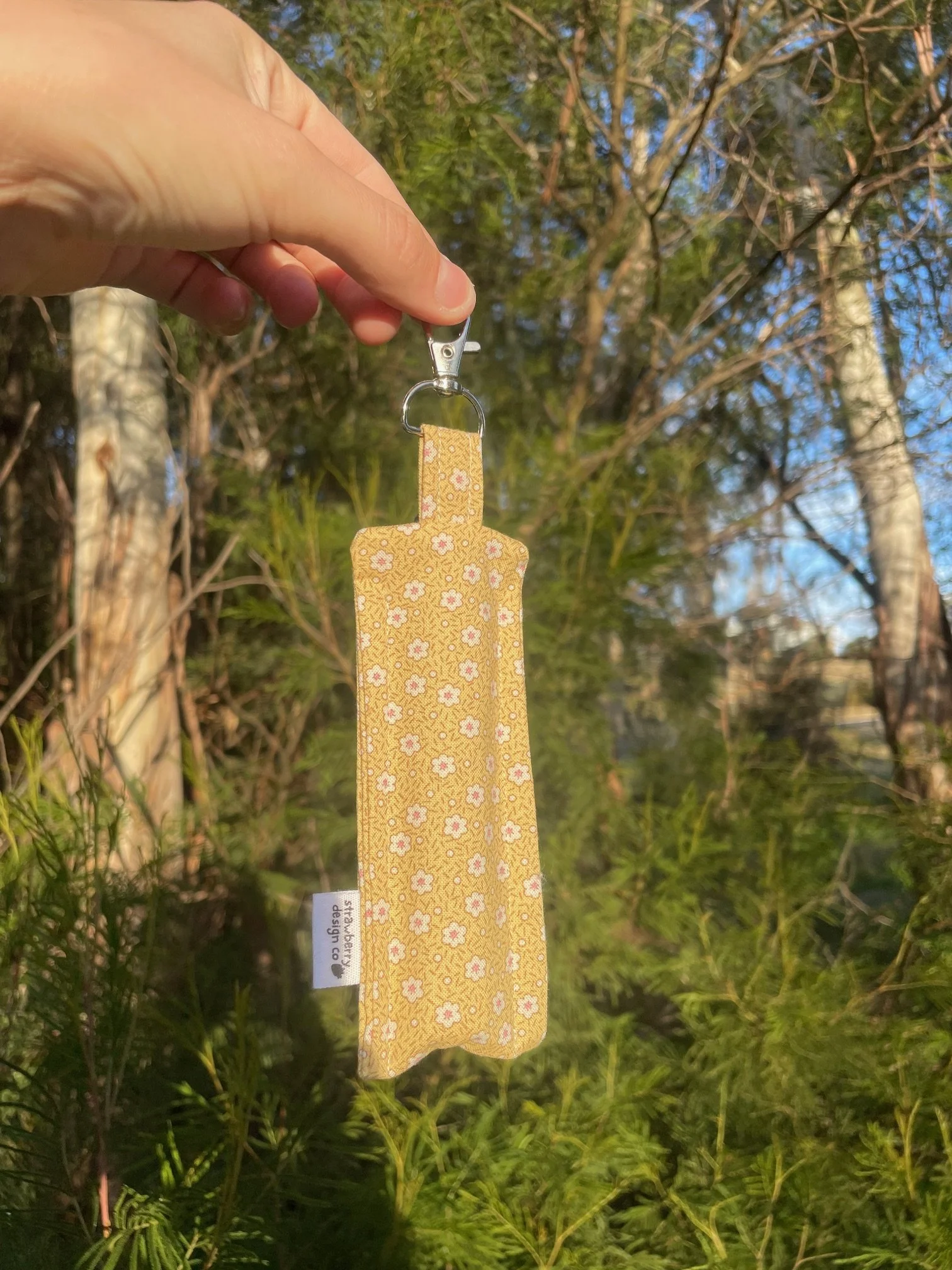 Yellow Daisy Lipgloss Holder 3.jpeg