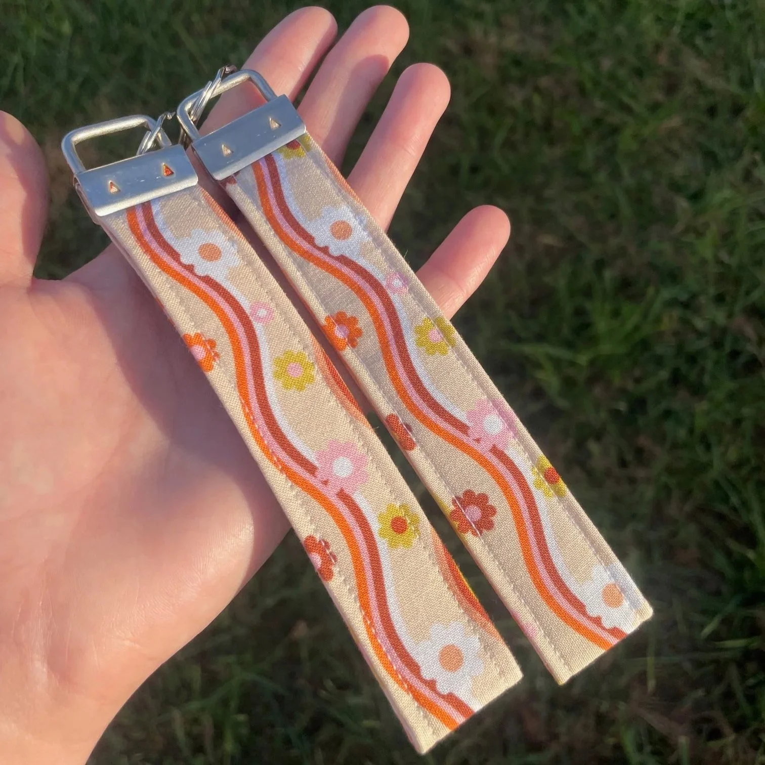 Funky+Retro+Wristlet+Back+1.jpg