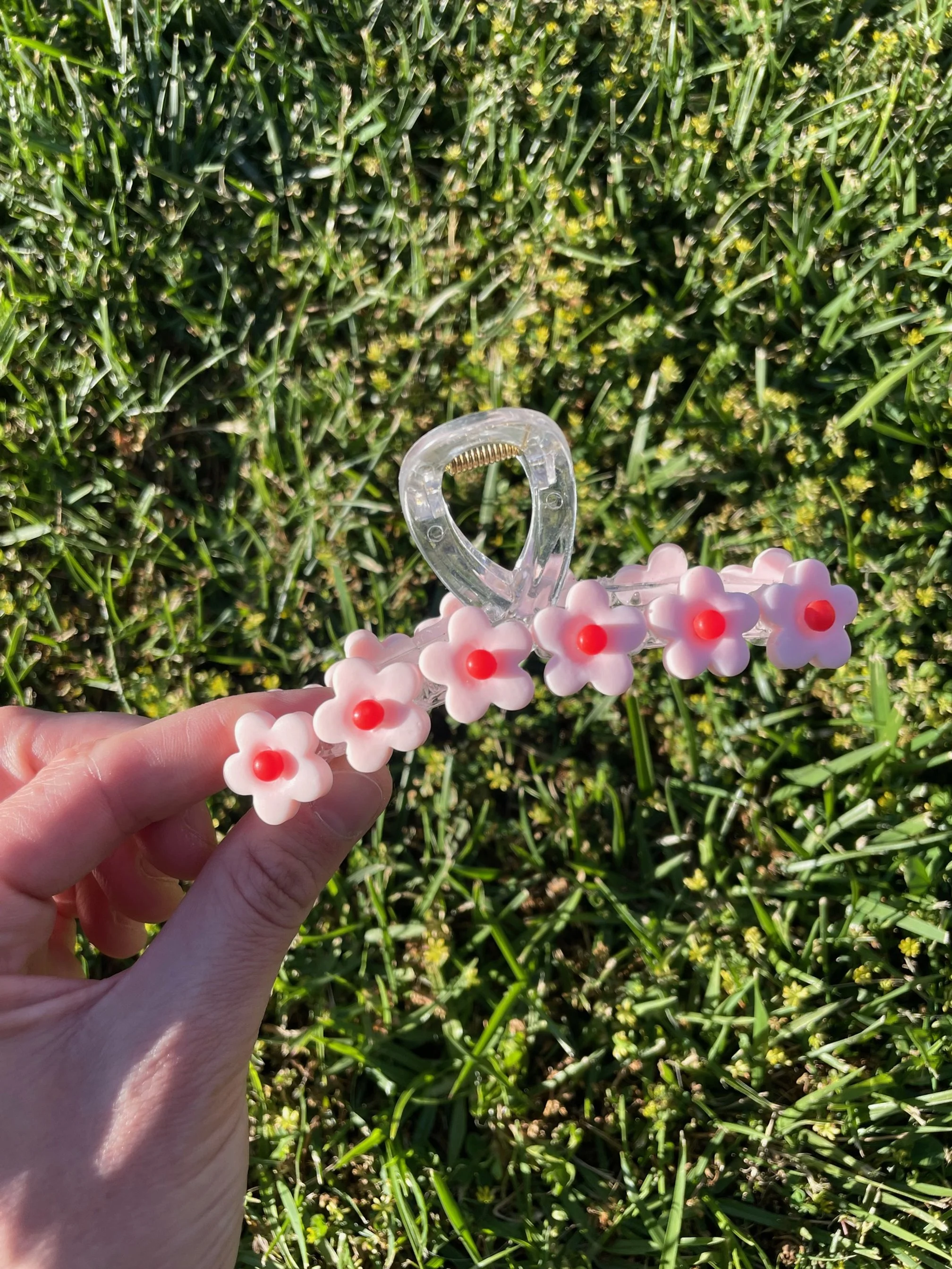 Pink Daisy Hair Claw 1.jpg