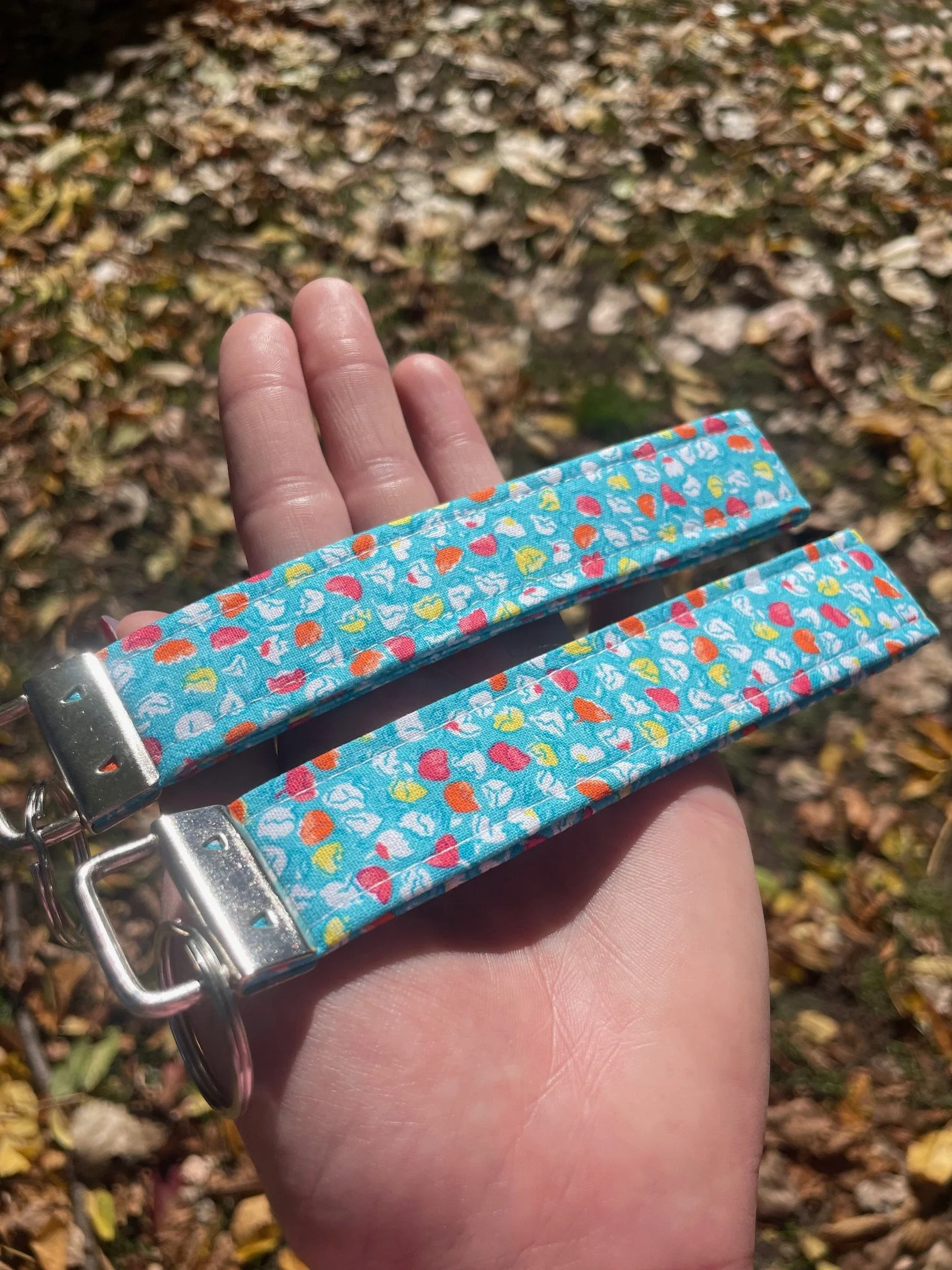 Blue Tiny Floral Wristlet - Back 1.jpeg
