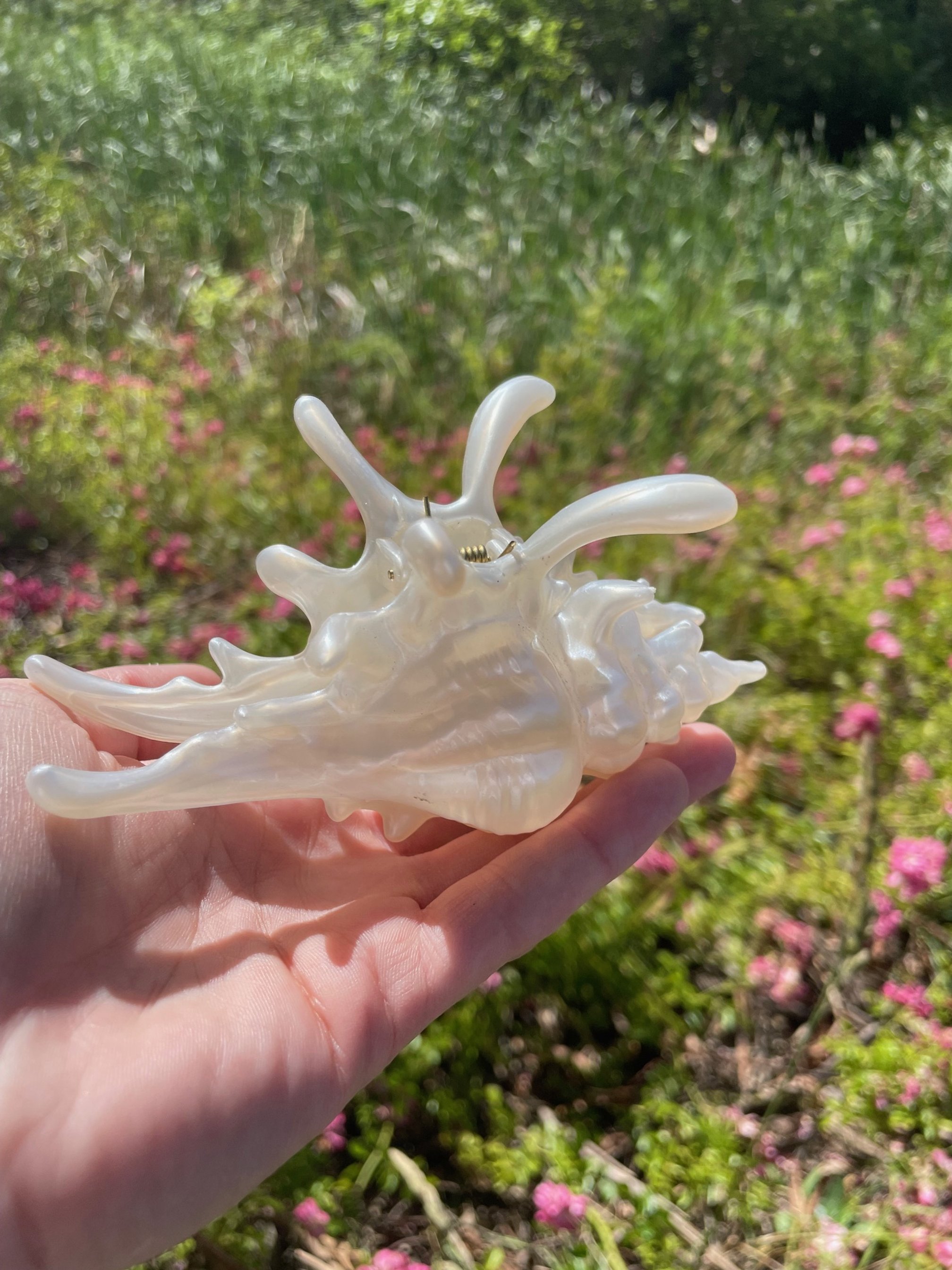 Large Pearl Seashell Hair Claw