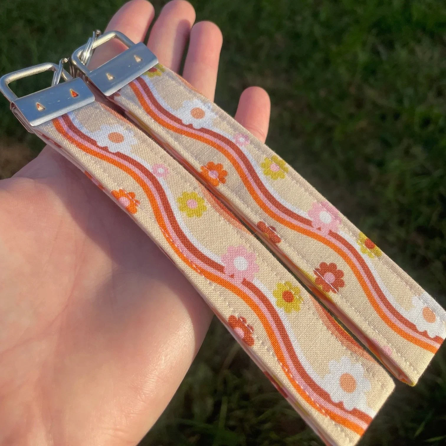 Funky+Retro+Wristlet+Back+2.jpg