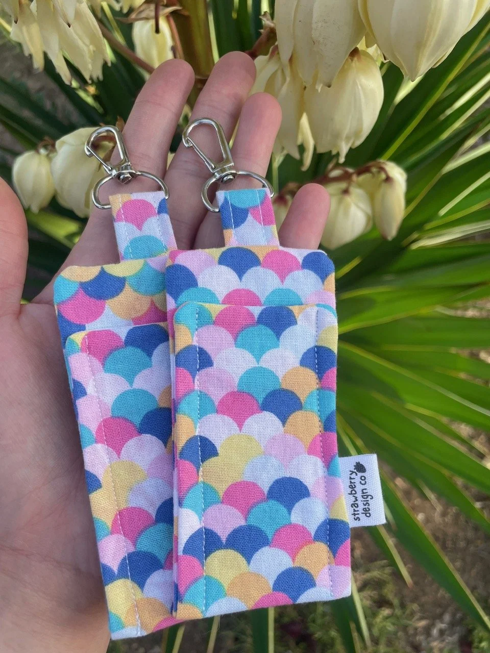 Mermaid Scales Lipgloss Holder -front x2 1.jpeg