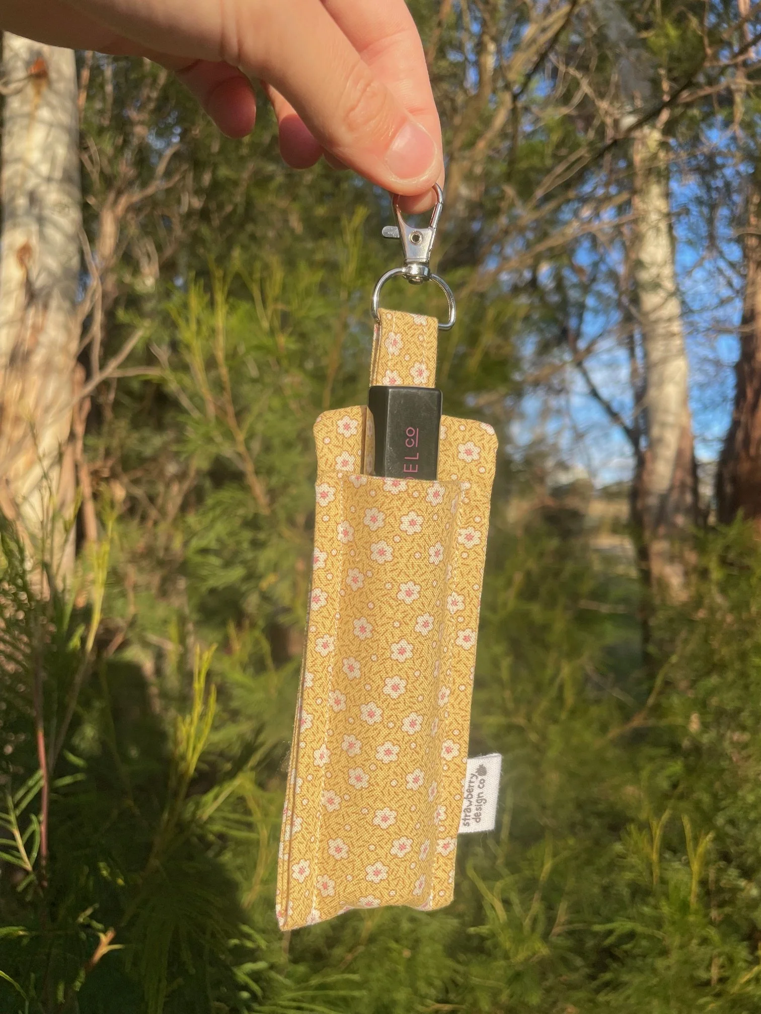 Yellow Daisy Lipgloss Holder 4.jpeg