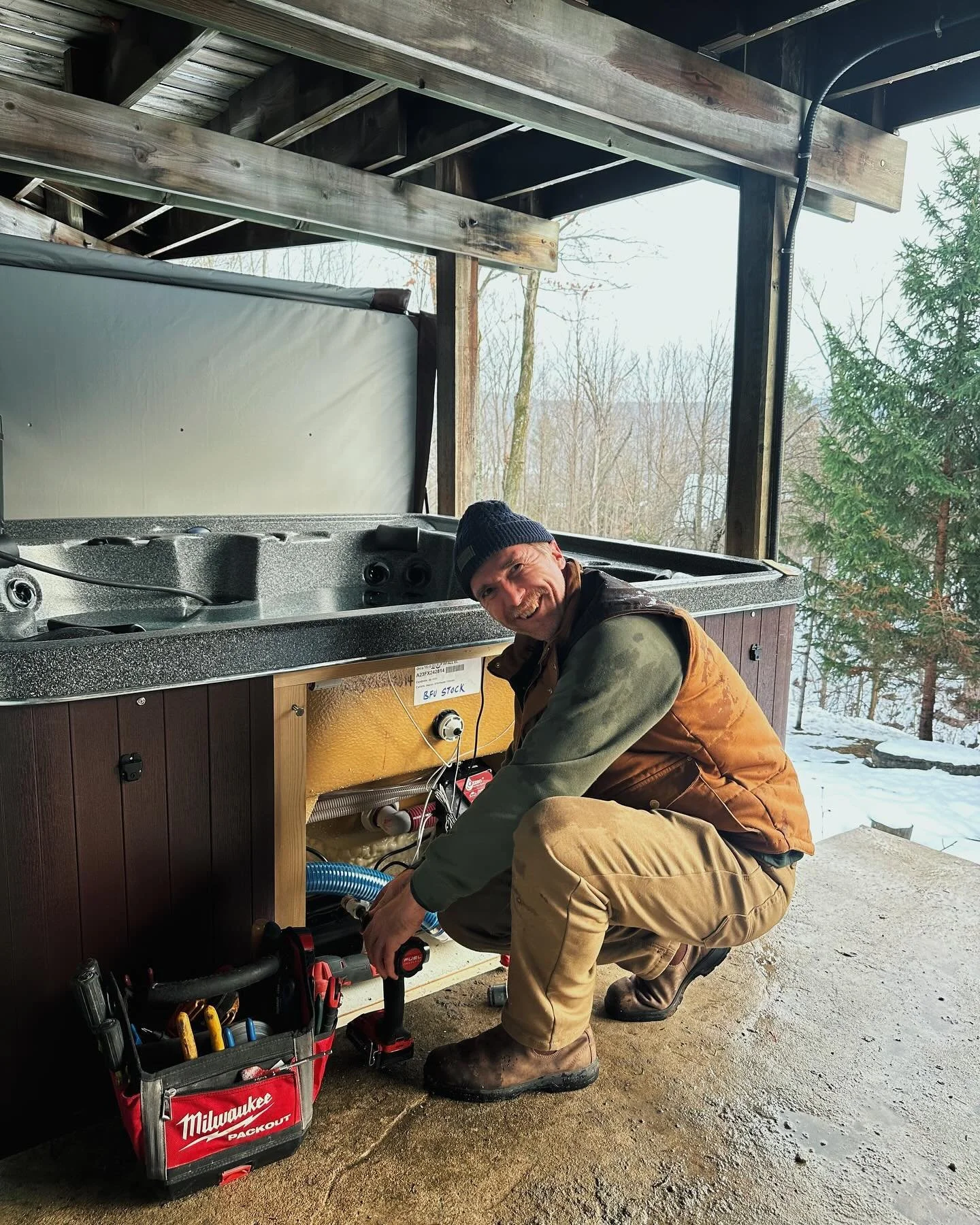 Install day for this new hot tub 🔥