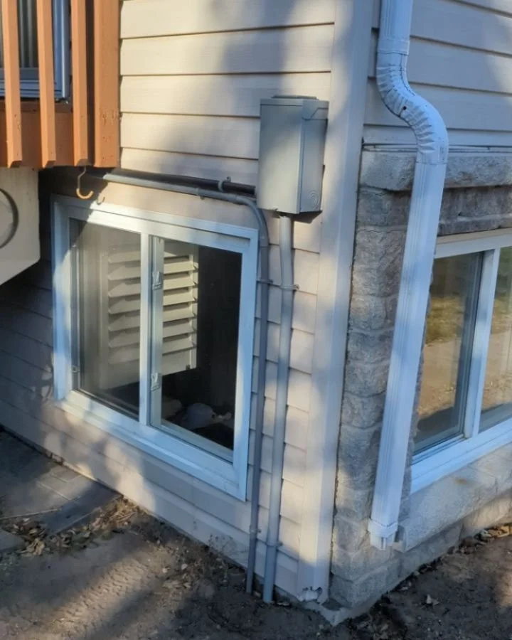 Looking to get your hot tub in before the winter? I'm your guy!

Just finished installing one for a client in Collingwood.