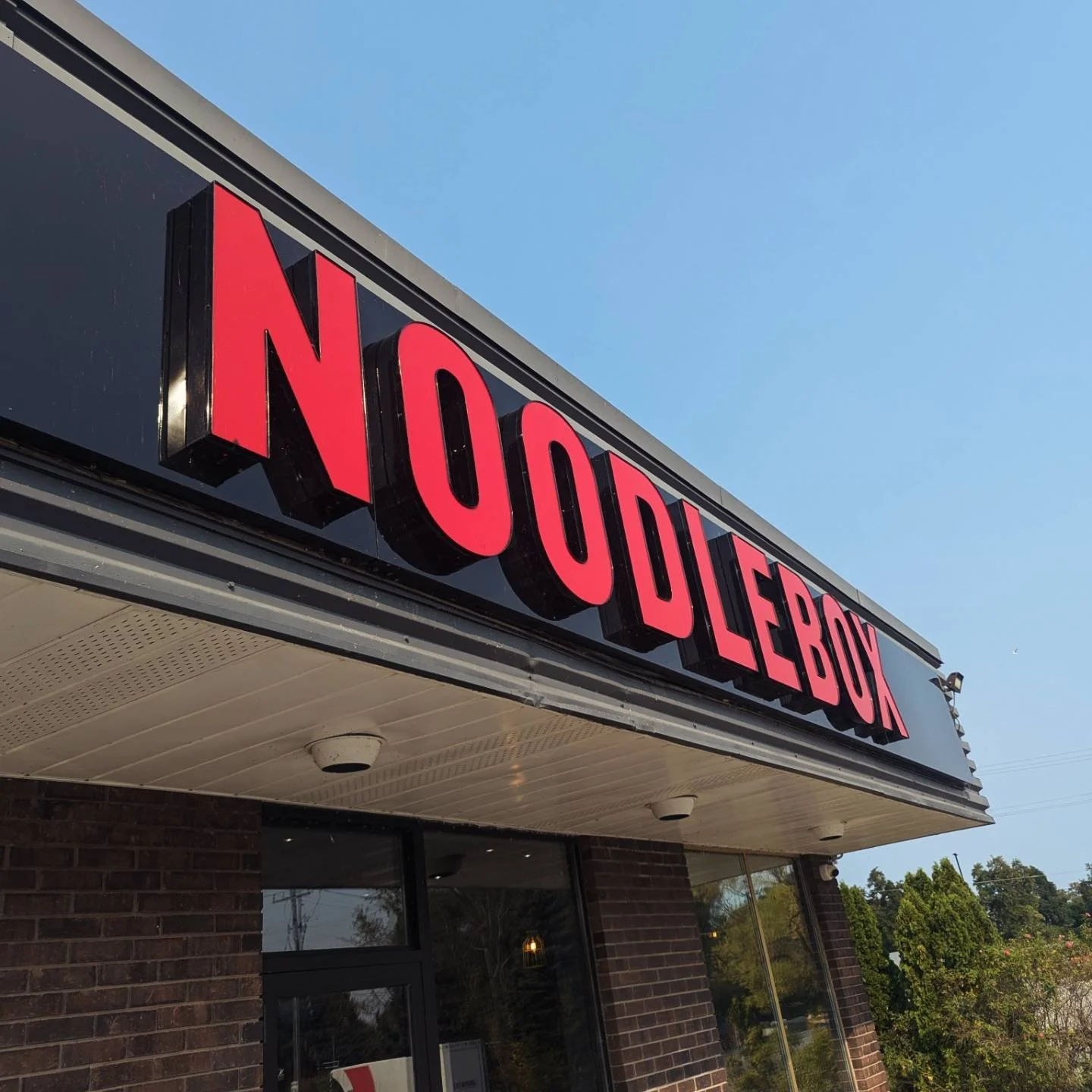 I really love doing commercial work and it was great helping @noodlebox_collingwood install power for a new AC unit. ⚡