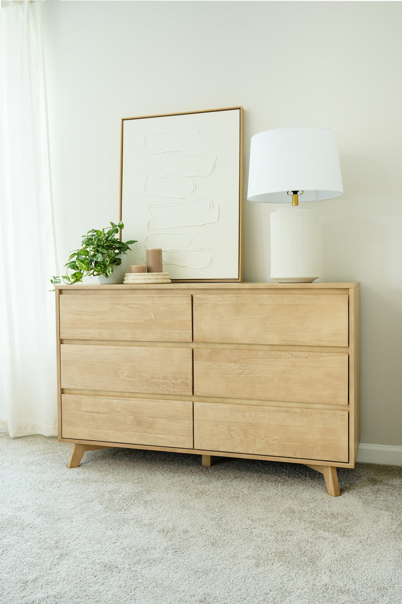 2024-08_Modern-Blonde-Bedroom-&-Fall-Dining-Deanna-Day-2-6942-Edit.jpg