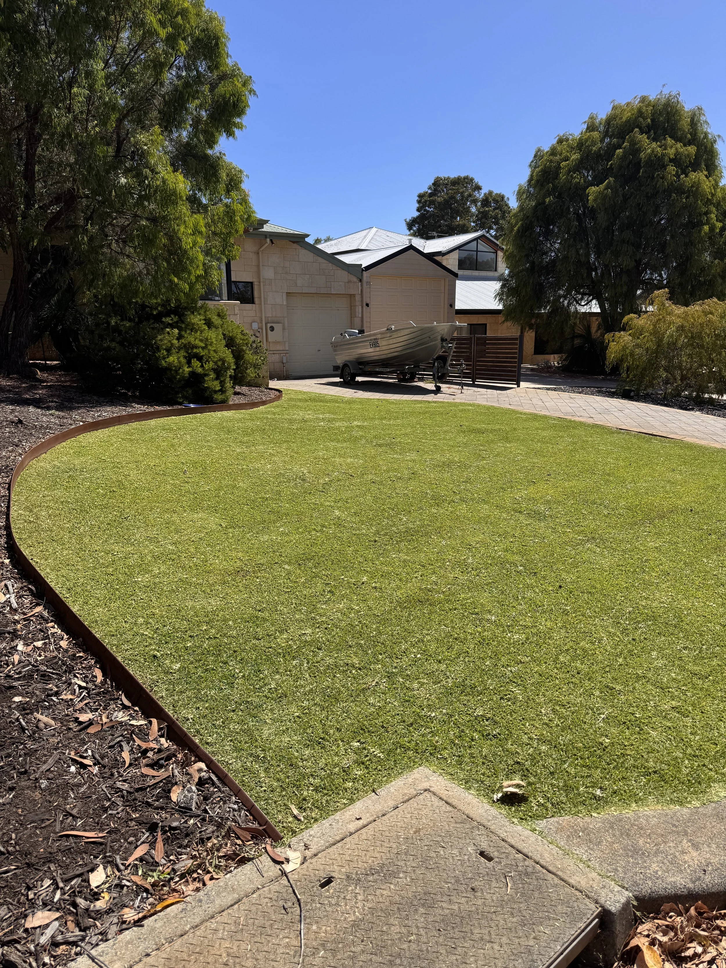 Lawn mowing and garden edging service in Dunsborough, Western Australia