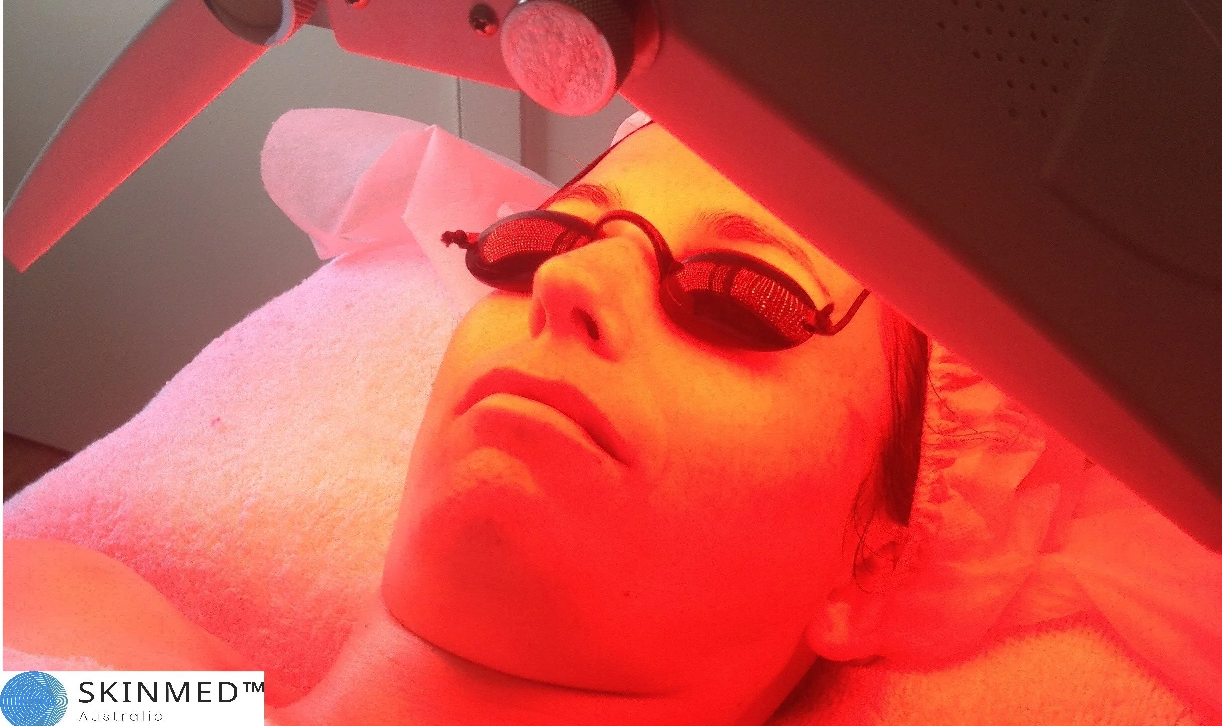 LED red light treatment