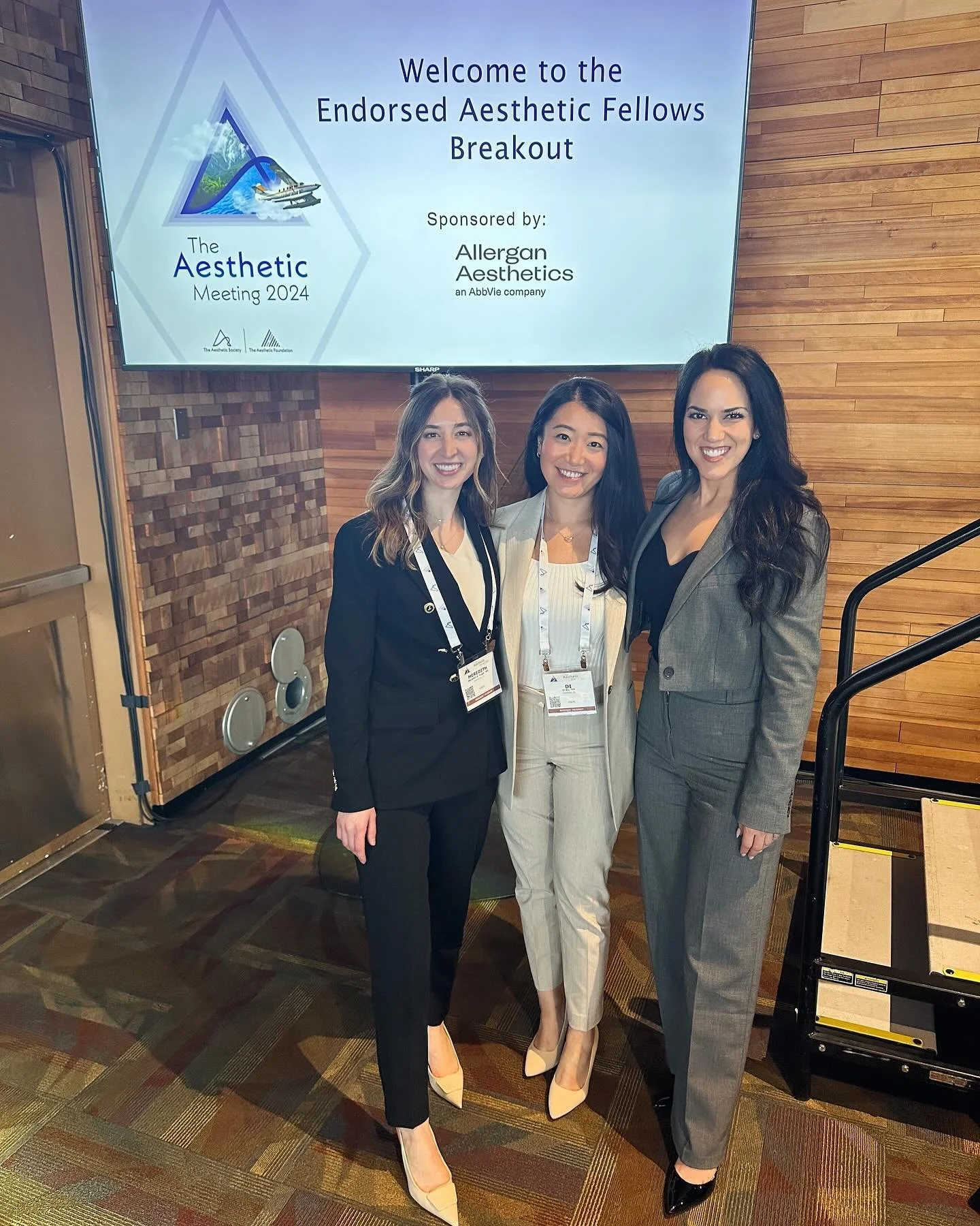 Love these two amazing friends and surgeons, @dibaimd and @nargeshorriatmd 👑 final stretch of our aesthetic fellowships!!