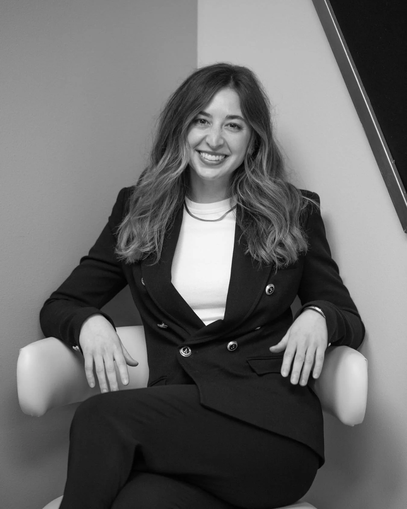 Hi! I&rsquo;m Dr. Meredith Kugar, and I&rsquo;m thrilled you&rsquo;ve found your way to my page. 
&nbsp;
I could not be more excited to announce that, after 11 years of dedicated training in Plastic and Reconstructive Surgery, I will be joining Dr. B