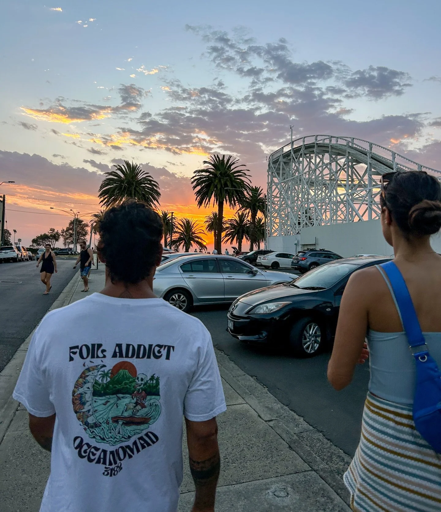 Oceanomad spotted chasing sunsets in St Kilda 🌅🧡 #oceanomad #sunsetvibes #chasingsunsets #stkildabeach #stkilda