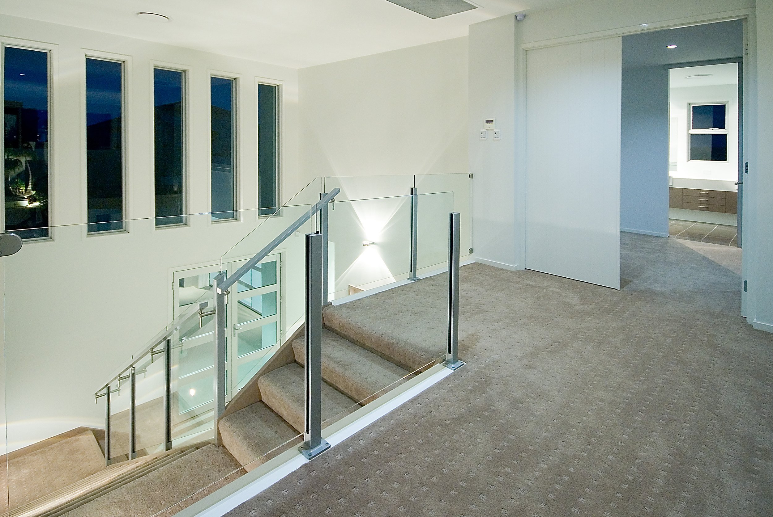 hampton-court-house-sovereign-island-15-upper-landing-jamie-gordon-architect.jpg