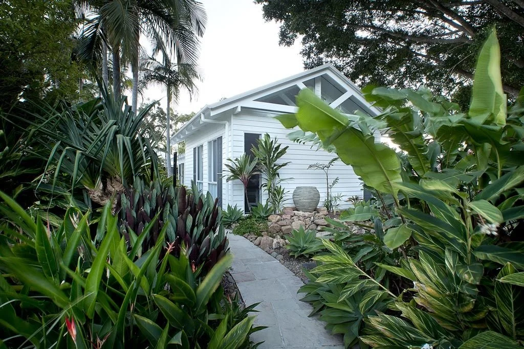ashmore-pool-pavilion-ashmore-granny-flat-landscaping-jamie-gordon-architect.jpg
