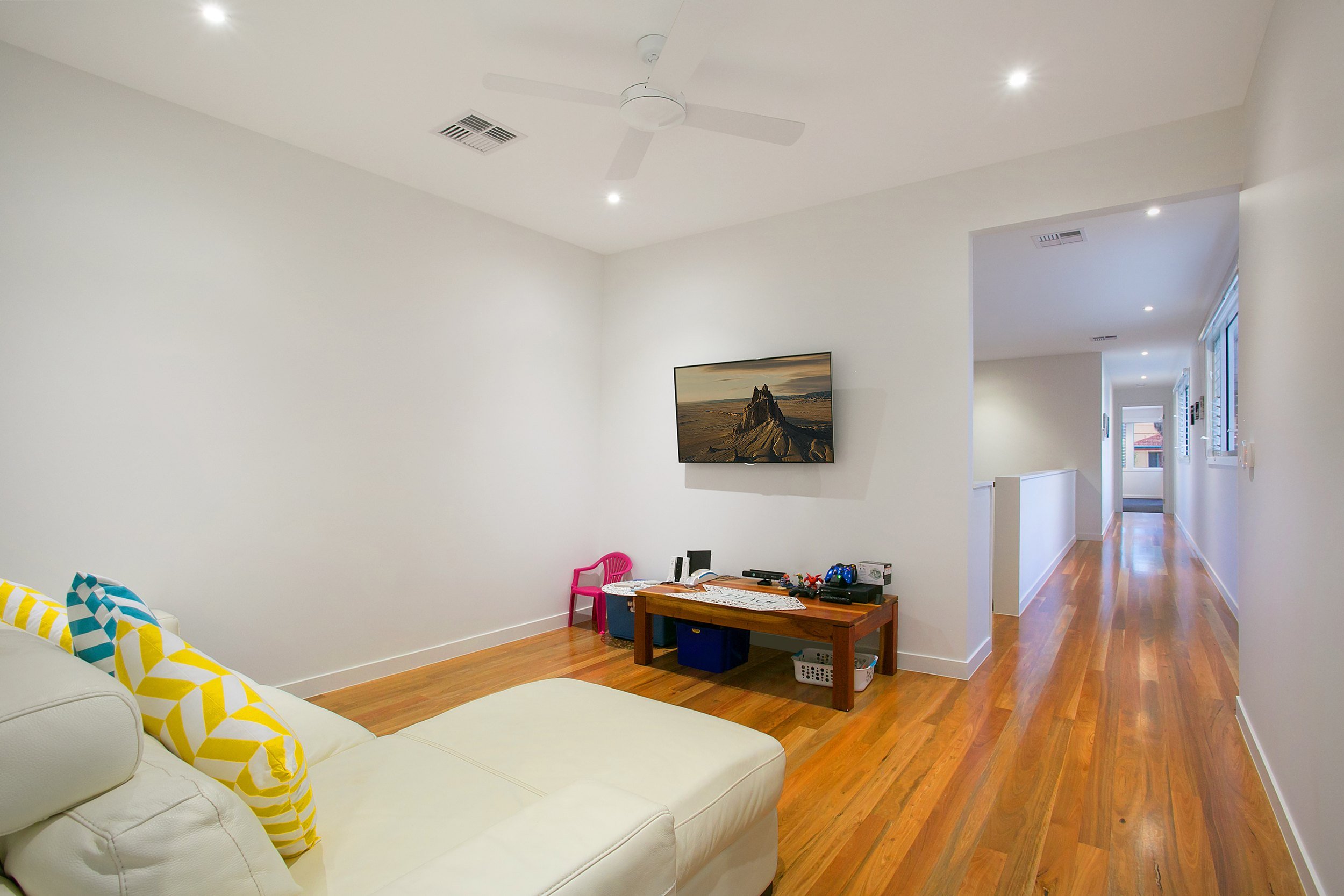 sunbrite-avenue-house-mermaid-beach-16-rumpus-room-jamie-gordon-architect.jpg