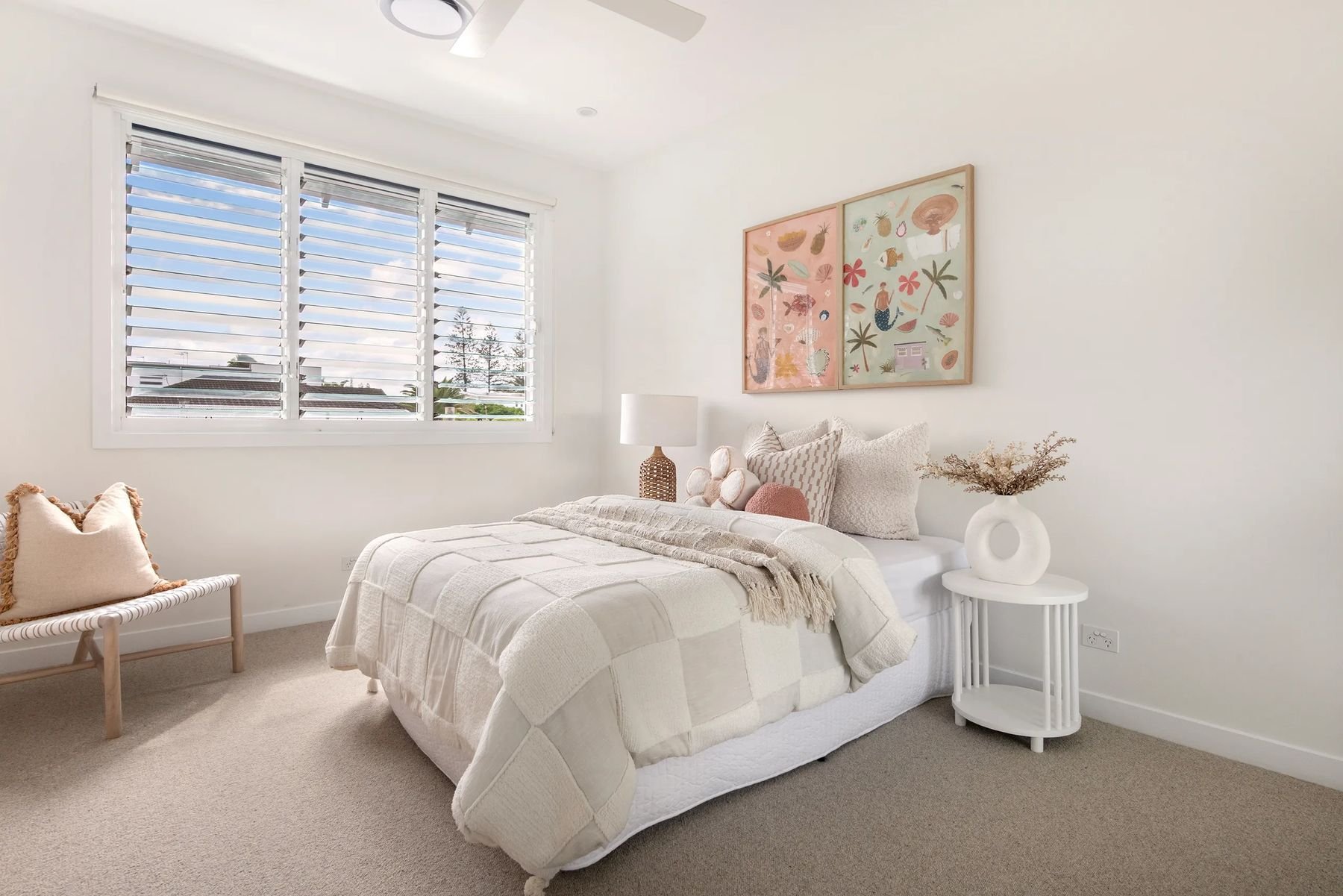 seagull-avenue-house-mermaid-beach-second-bedroom-jamie-gordon-architect.jpg