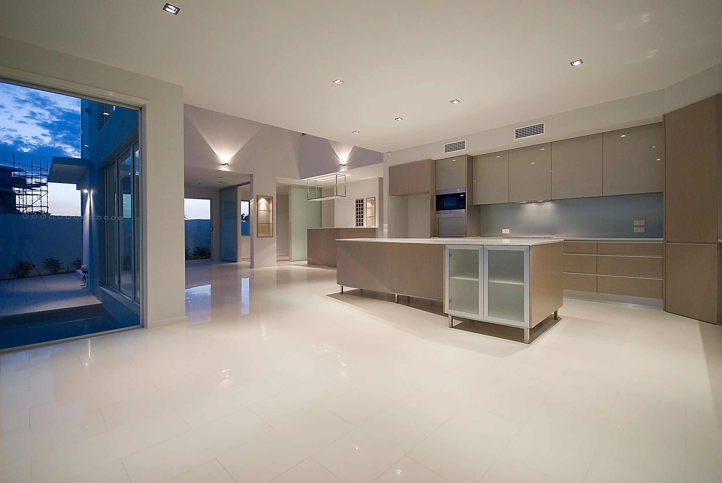 hampton-court-house-sovereign-island-07-kitchen-jamie-gordon-architect.jpg