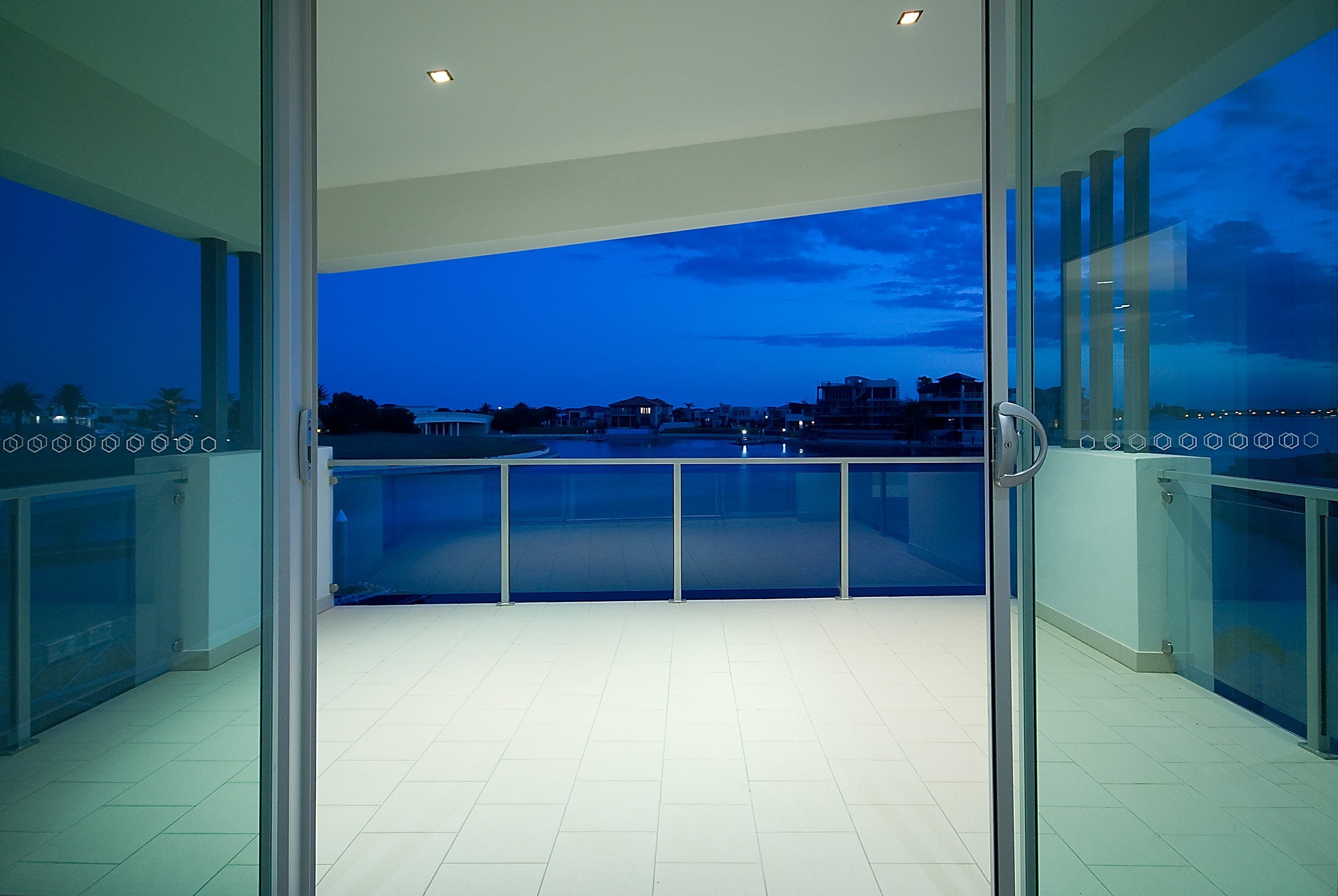 hampton-court-house-sovereign-island-17-balcony-and-canal-view-jamie-gordon-architect.jpg
