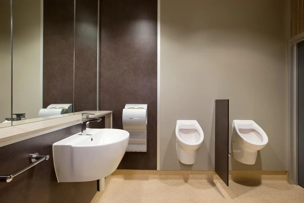 southport-magistrates-courthouse-southport-19-amenities-basin-and-urinals-jamie-gordon-architect.jpg
