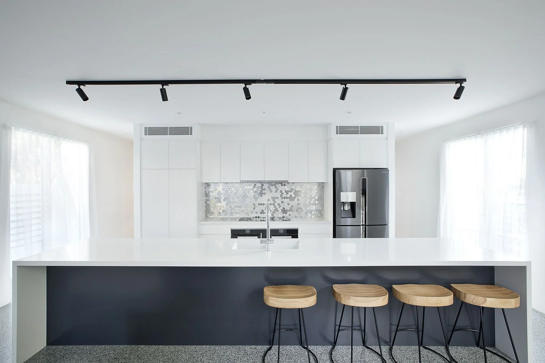 arthur-street-house-mermaid-beach-queensland-jamie-gordon-architect-2.jpg
