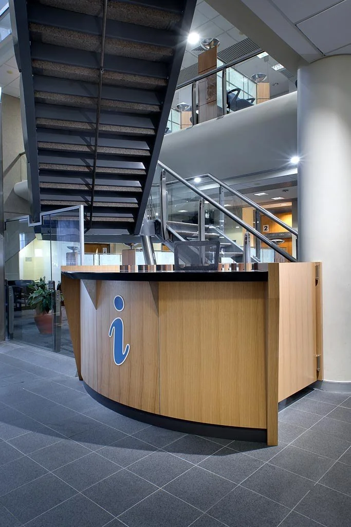 southport-courthouse-dv-safe-area-gold-coast-24-information-desk-jamie-gordon-architect.jpg