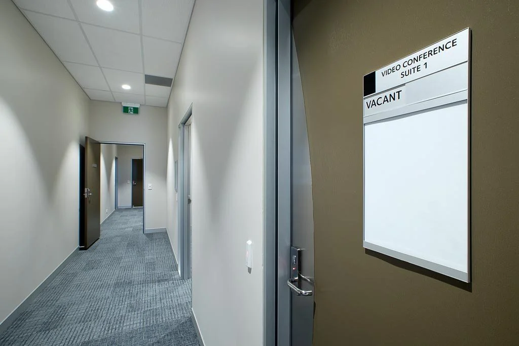 southport-courthouse-dv-safe-area-gold-coast-20-video-conference-corridor-jamie-gordon-architect.jpg