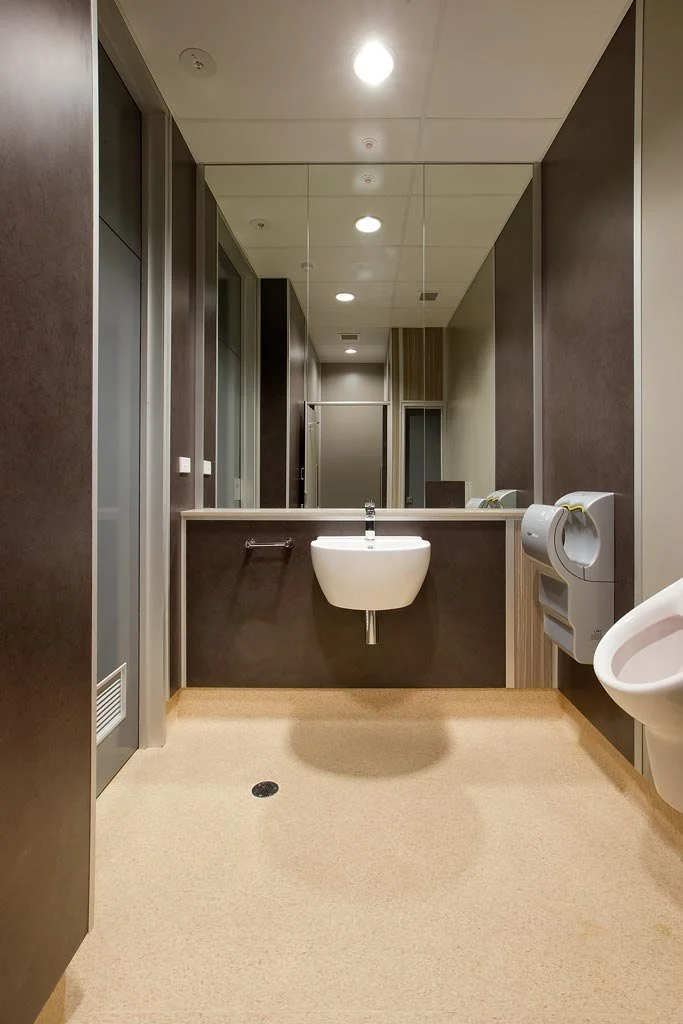 southport-magistrates-courthouse-southport-23-amenities-corridor-jamie-gordon-architect.jpg