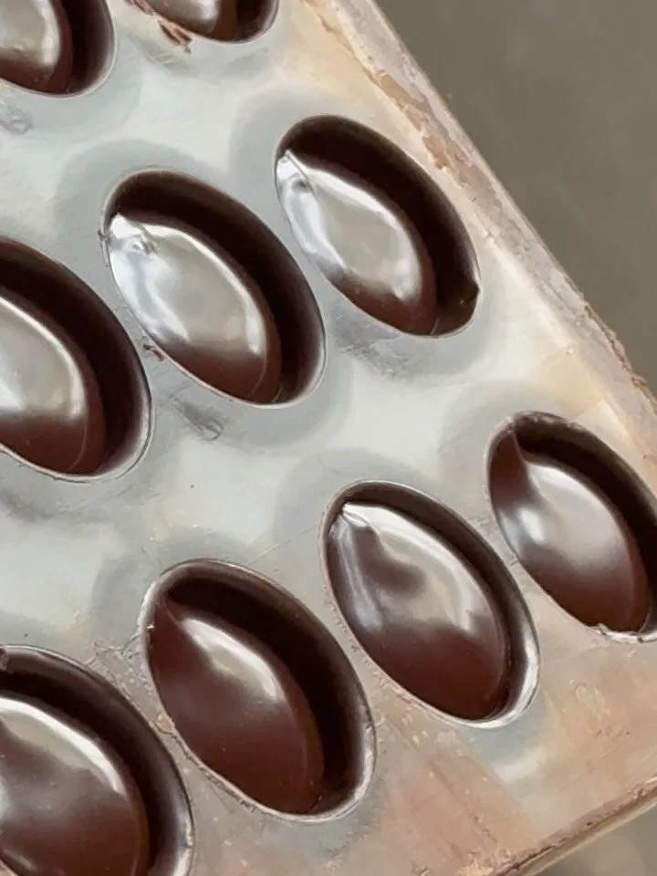 lil behind the scenes of life lately!
1. a rather gorgeous ganache 
2. honeycomb mania day 7138
3. 48kg of caramel for our pralines
4. a happy Doc.Choc (likely post coffee)
5. the good stuff
6. an energetic Doc.Choc (after more coffee)
7. honeycomb m