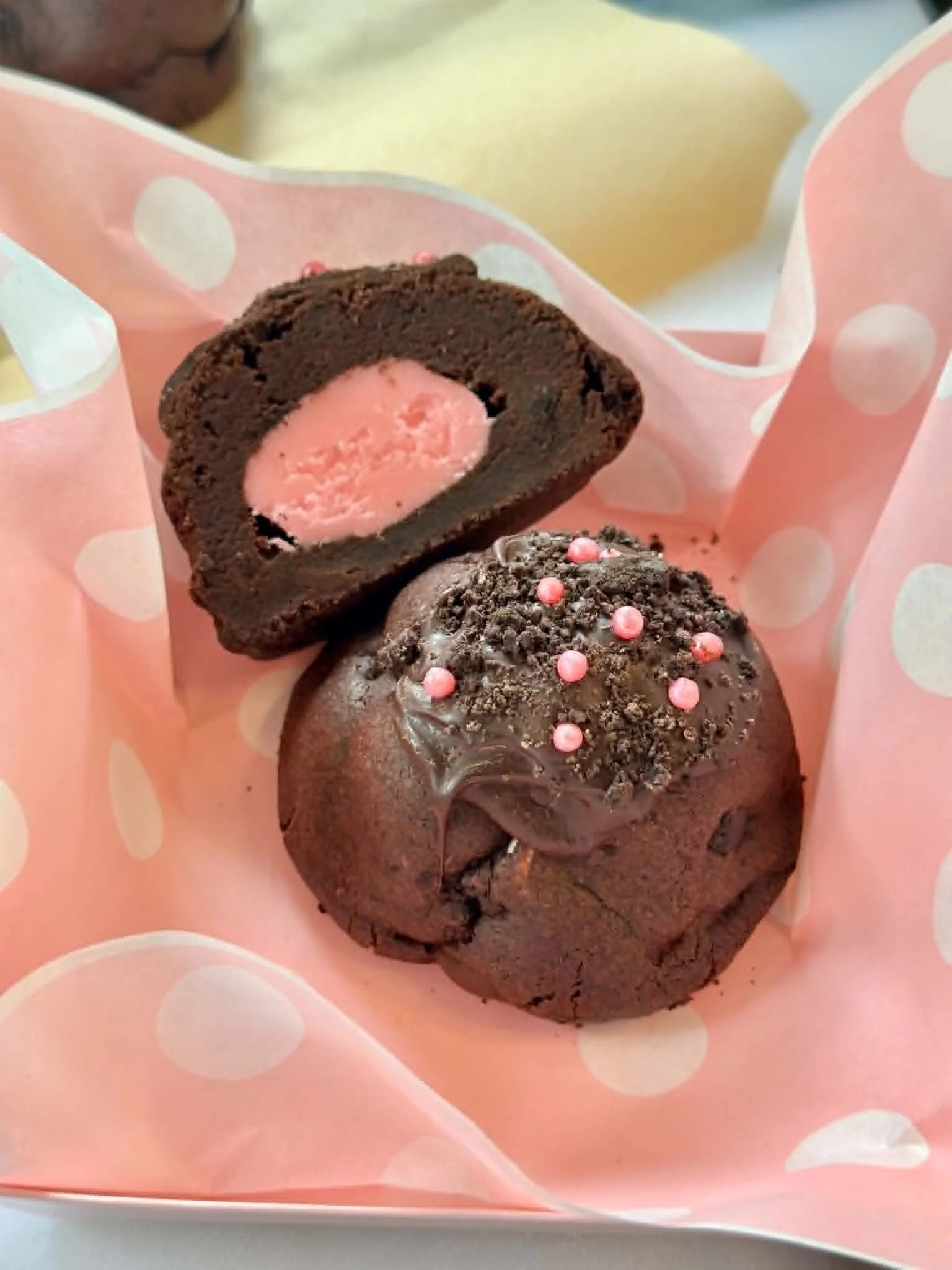 Teaberry Oreo Cookie