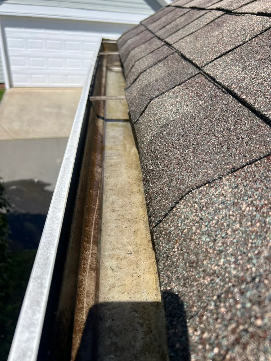 Clean gutter