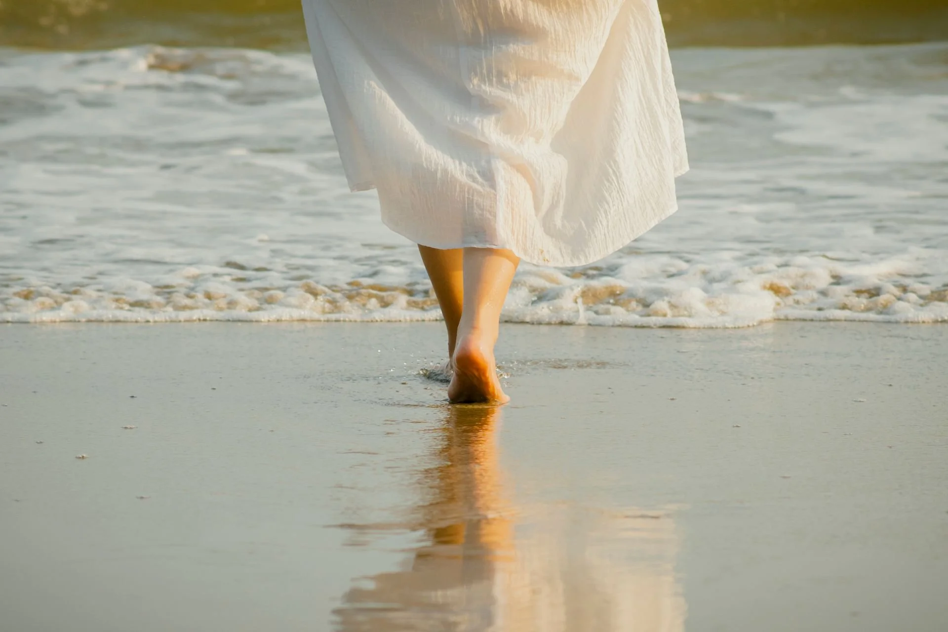 Somatic Ocean Therapy 101: Step-by-Step Session Guide for Women