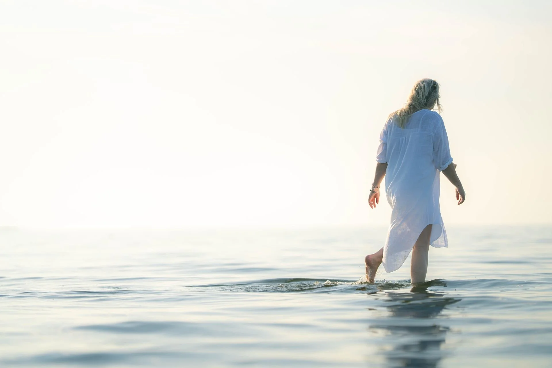 Mindful Ocean Walks vs. Ocean Therapy: Self-Guided Practice + Safety Tips