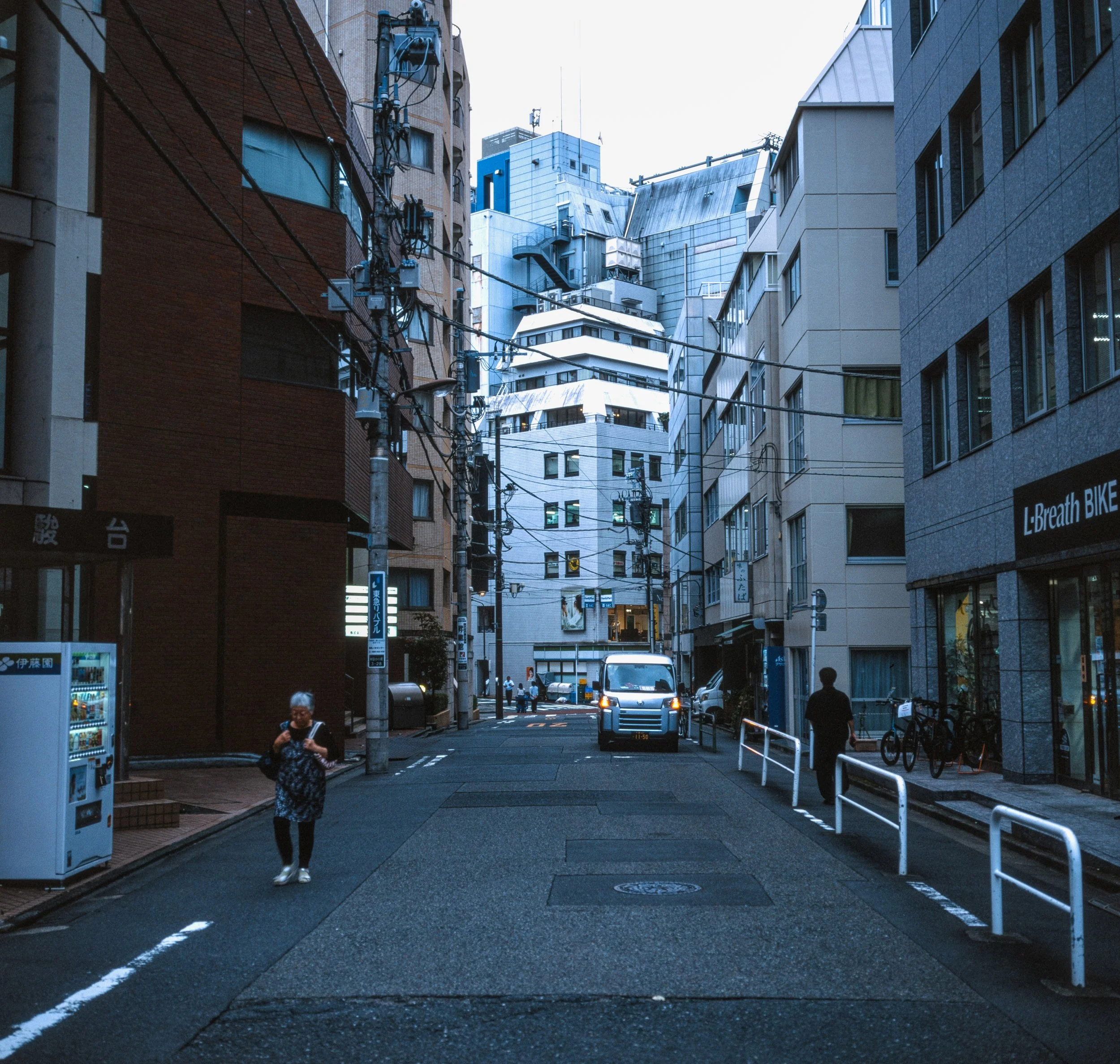 Kanda. I got to play an L5 in the Gibson Store.