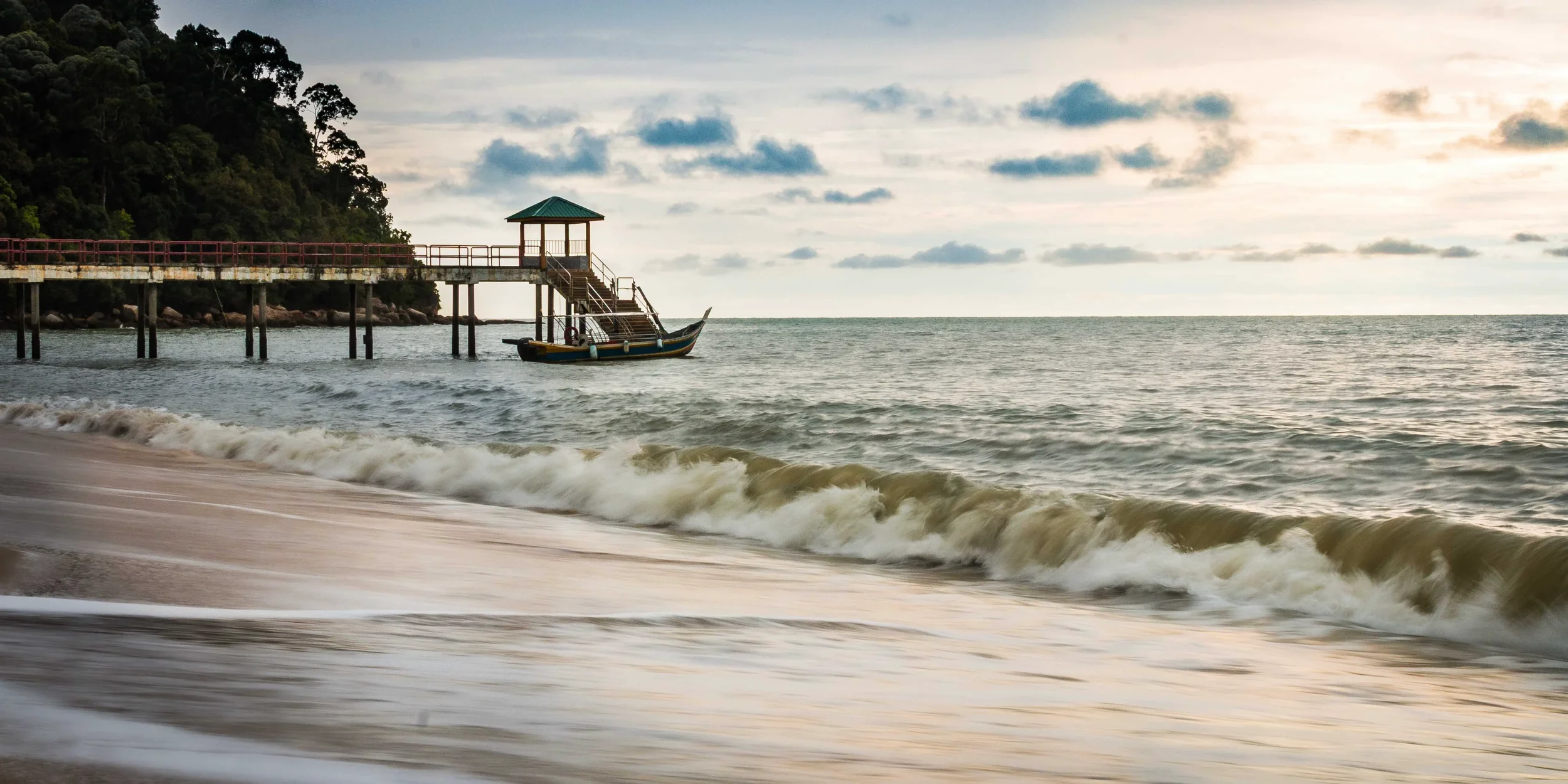 north-wales-travel-photography-malaysia-beach-calm.webp