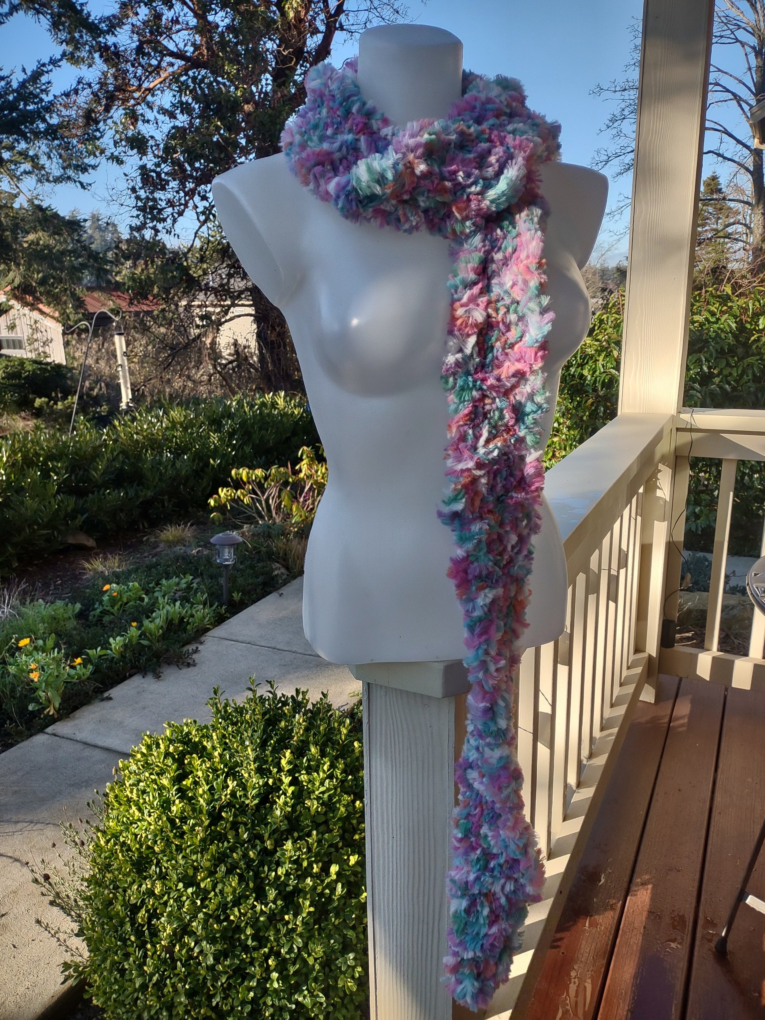 Carousel Curve Neck Scarf