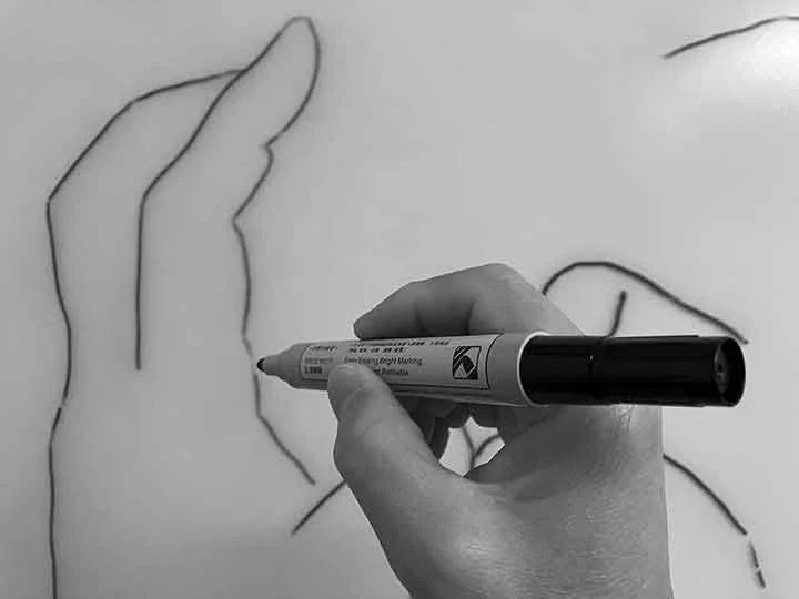 Le Xi 奚乐: Surreal Gestures