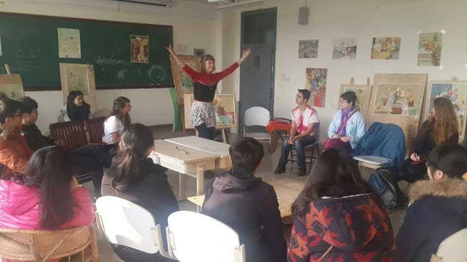 Putney School students engaging in an academic art exchange with students from the College of Liberal Arts and Arts at Chongqing University, a social practice organized by Le Xi (奚乐)