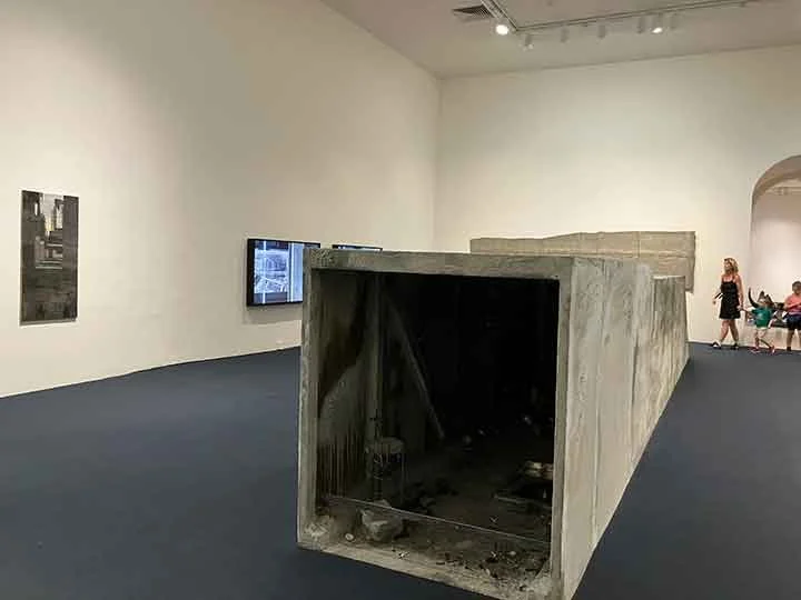 PS1 The Gatherers installation featuring stacked found objects, reflecting on waste and accumulation. Photographed by artist Le Xi奚乐.