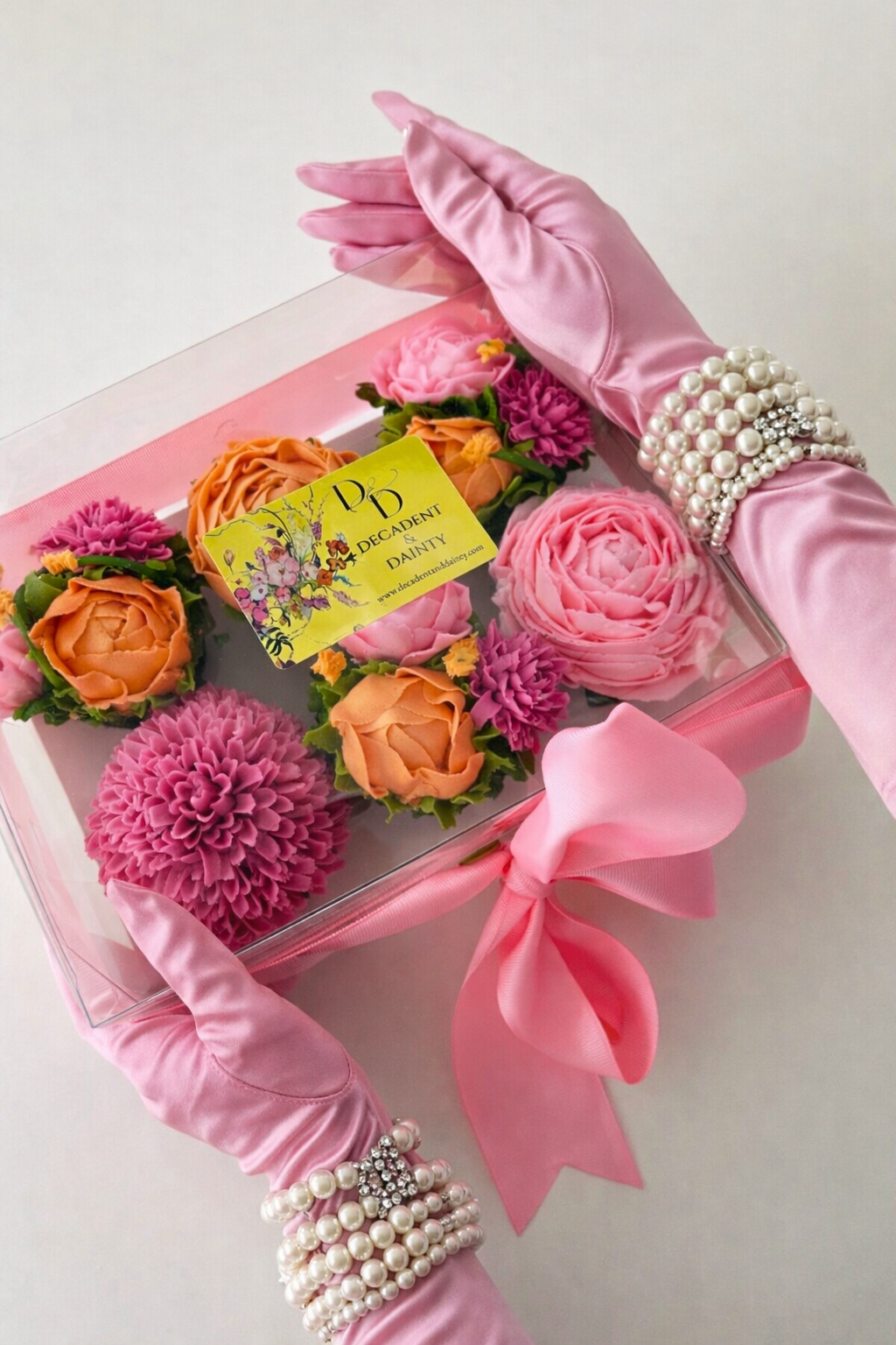 Sweet Simplicity Cupcake Box